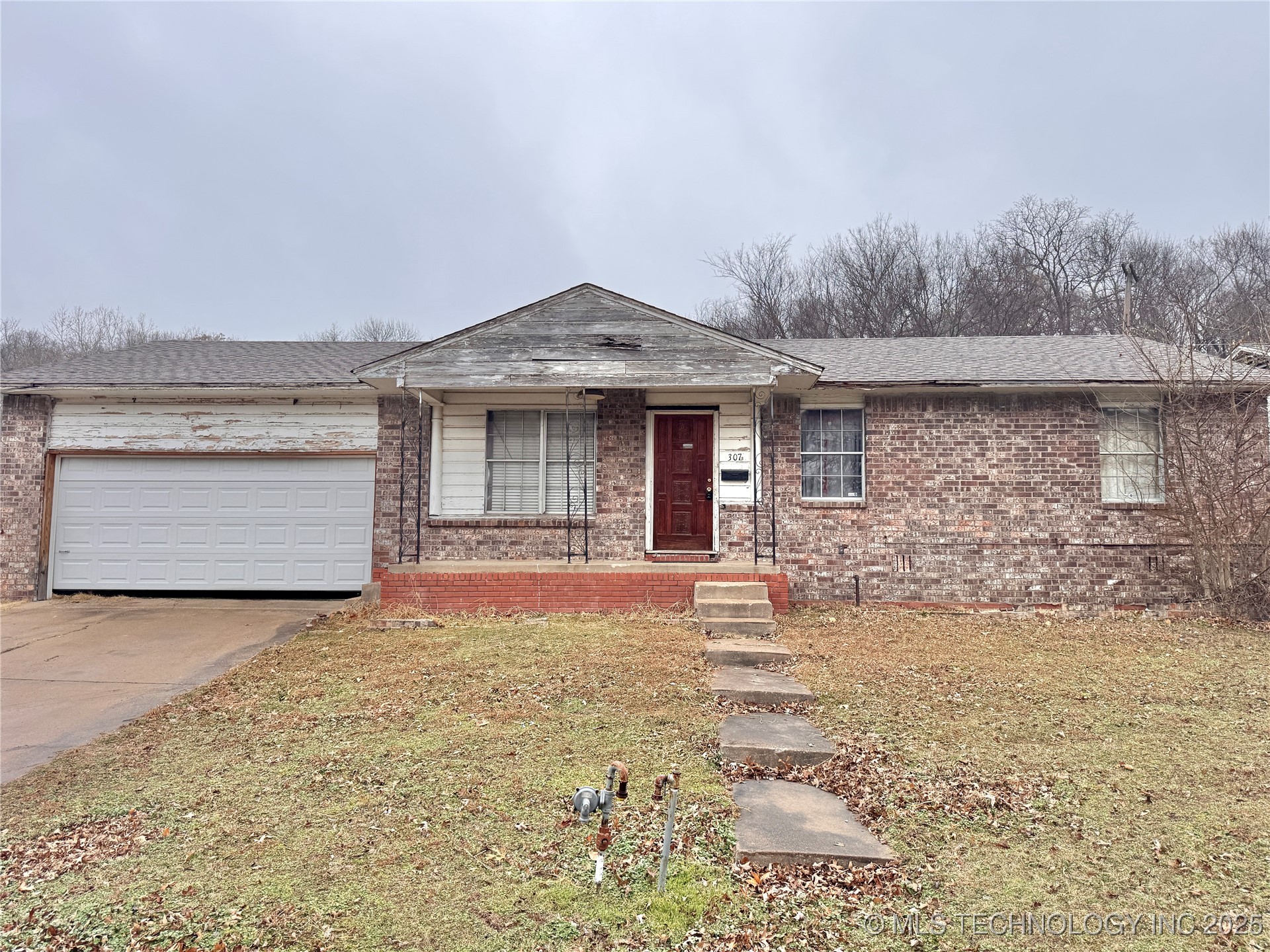 307 E 36th Place N Property Photo