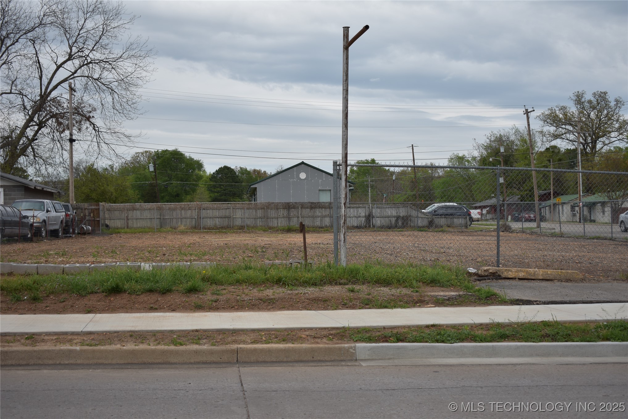 301 N Cedar Avenue Property Photo