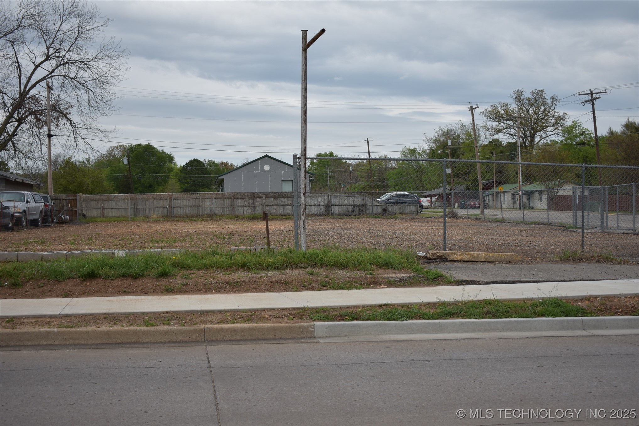 301 N Cedar Avenue Property Photo 2