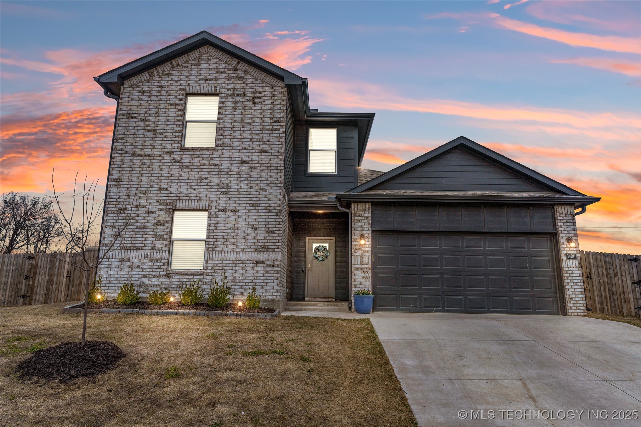 1400 Sunstone Street Property Photo 1