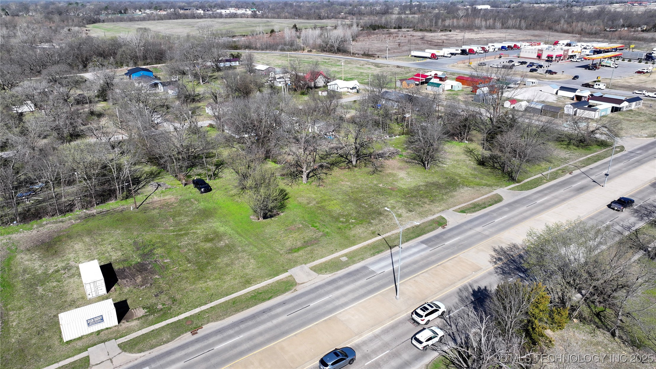 1108 N Wood Drive Property Photo 3