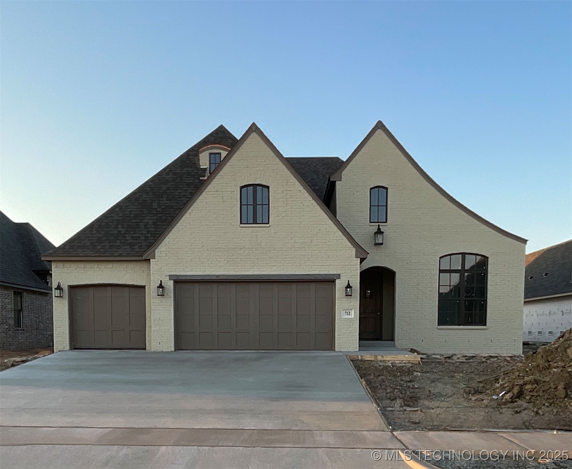 712 E 149th Street S Property Photo 1