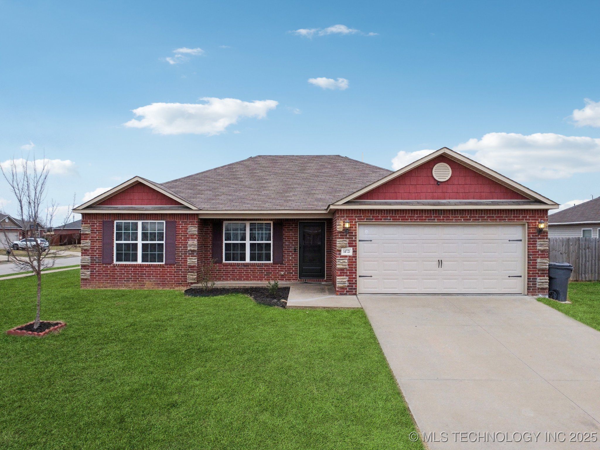 14721 S Hickory Street Property Photo 1