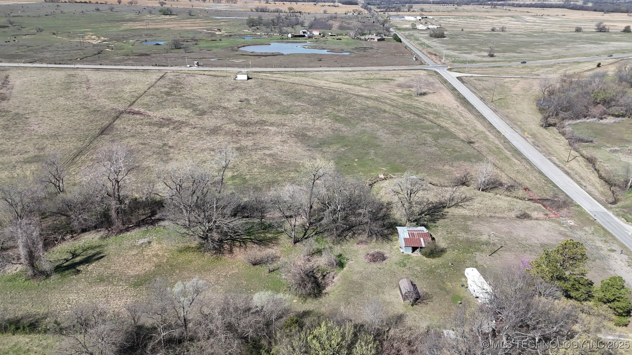 17211 Old Taft Road Property Photo 4