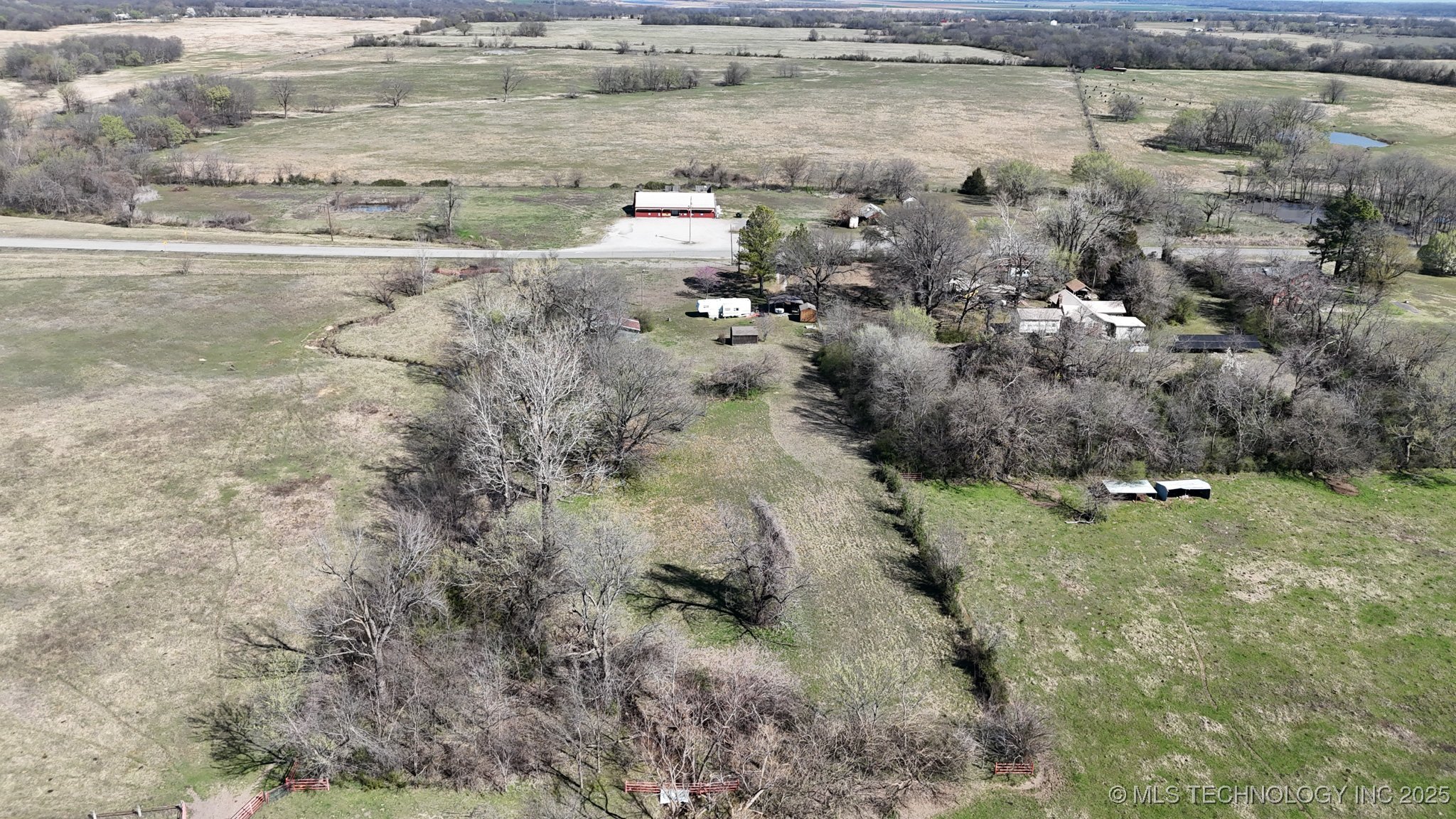 17211 Old Taft Road Property Photo 7