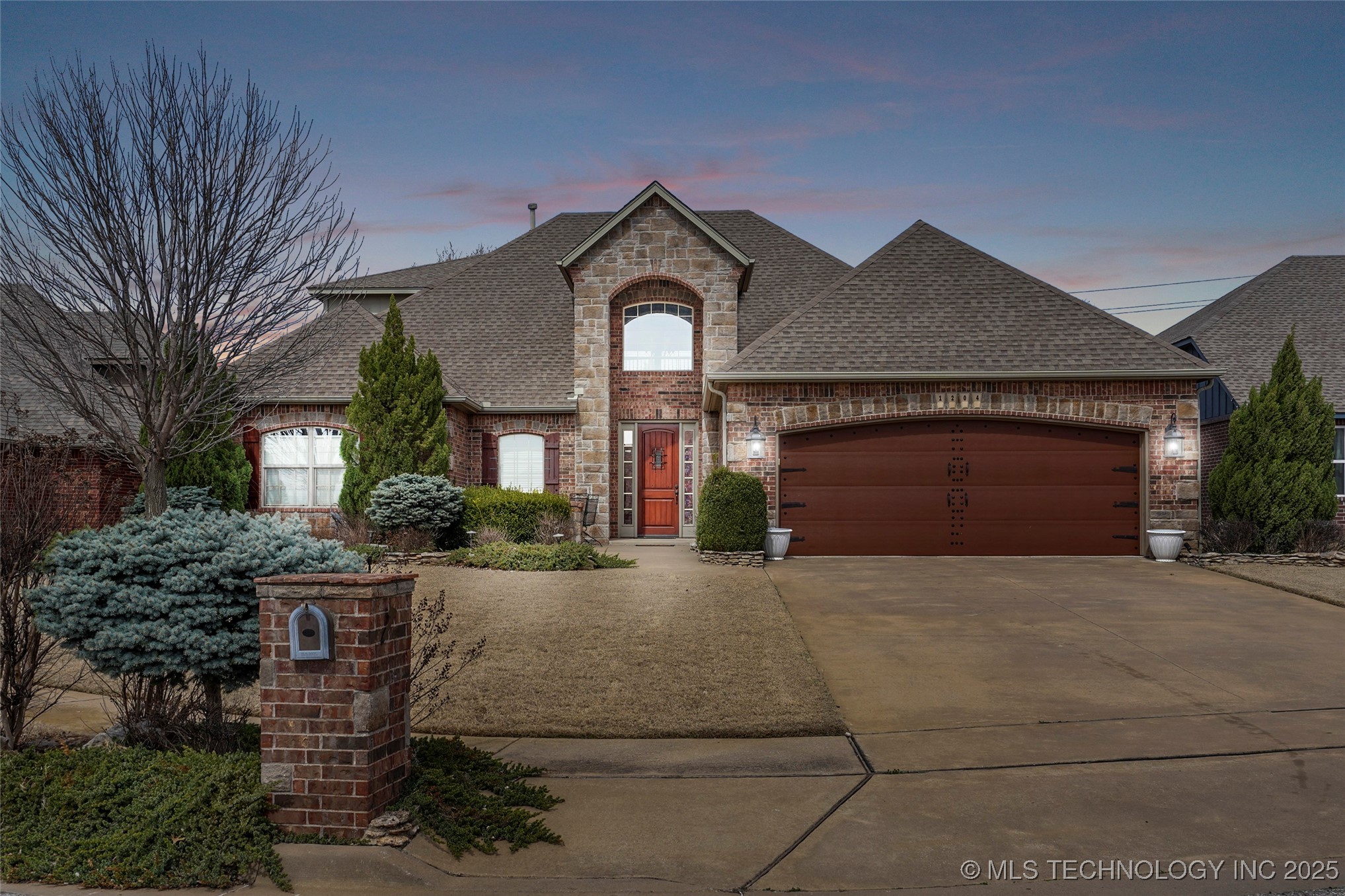 1204 W Fargo Lane Property Photo 1