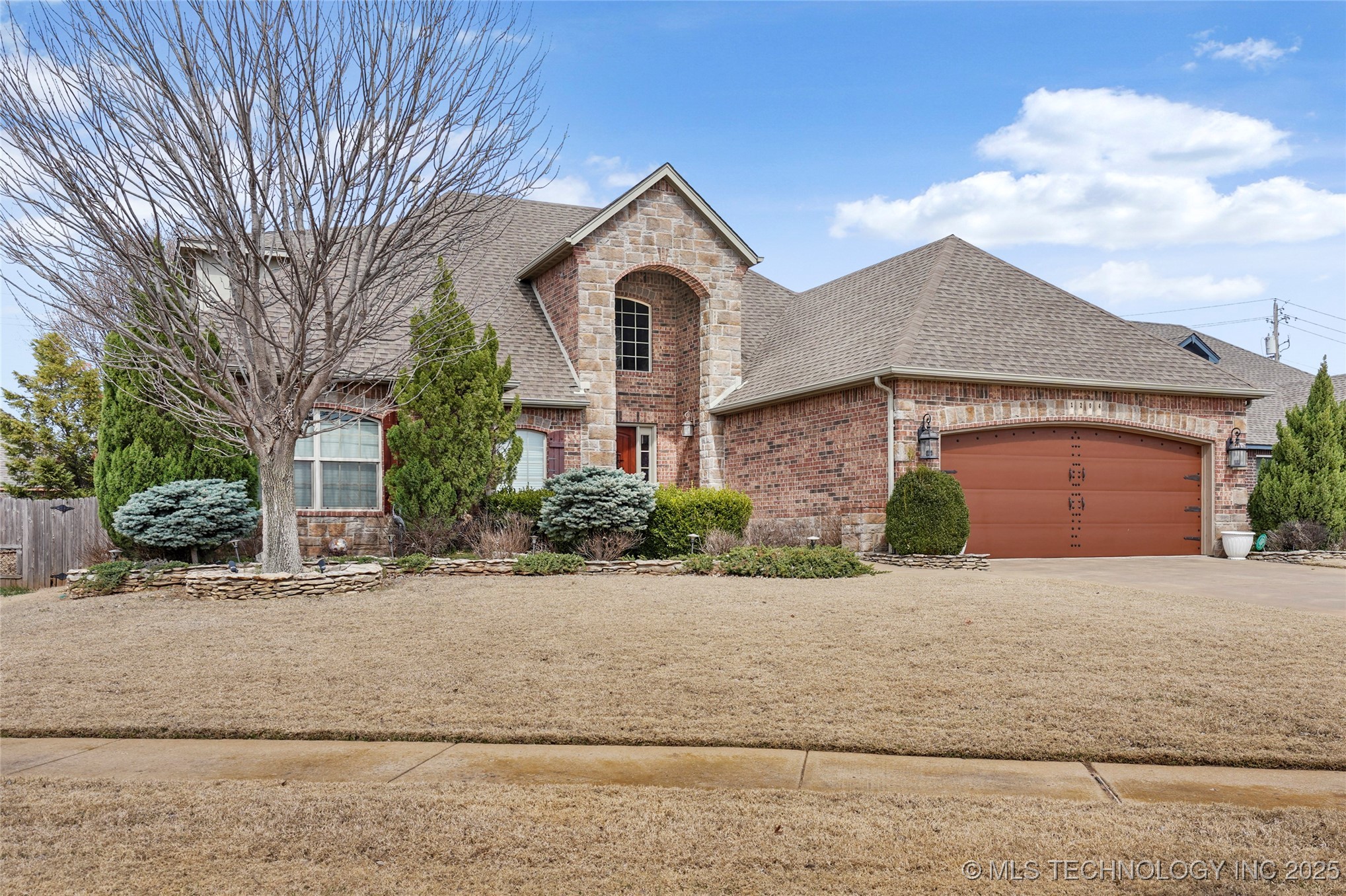 1204 W Fargo Lane Property Photo 1