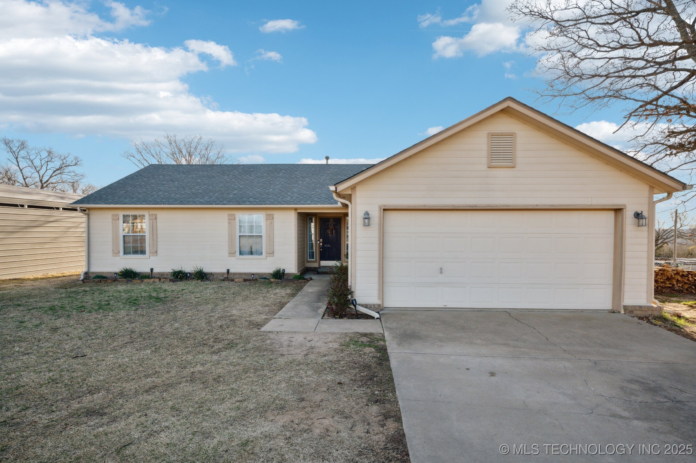1505 S 263rd Avenue Property Photo