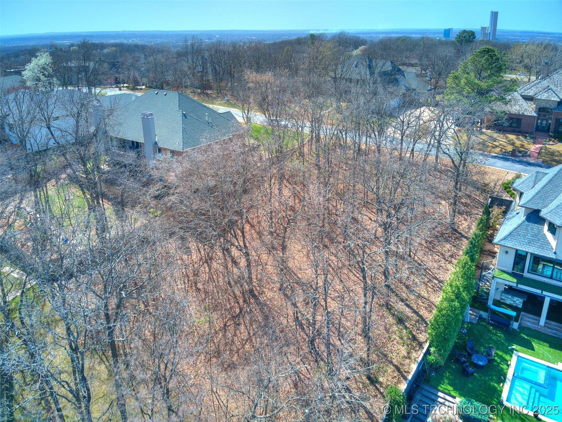 8437 S Allegheny Avenue Property Photo 1