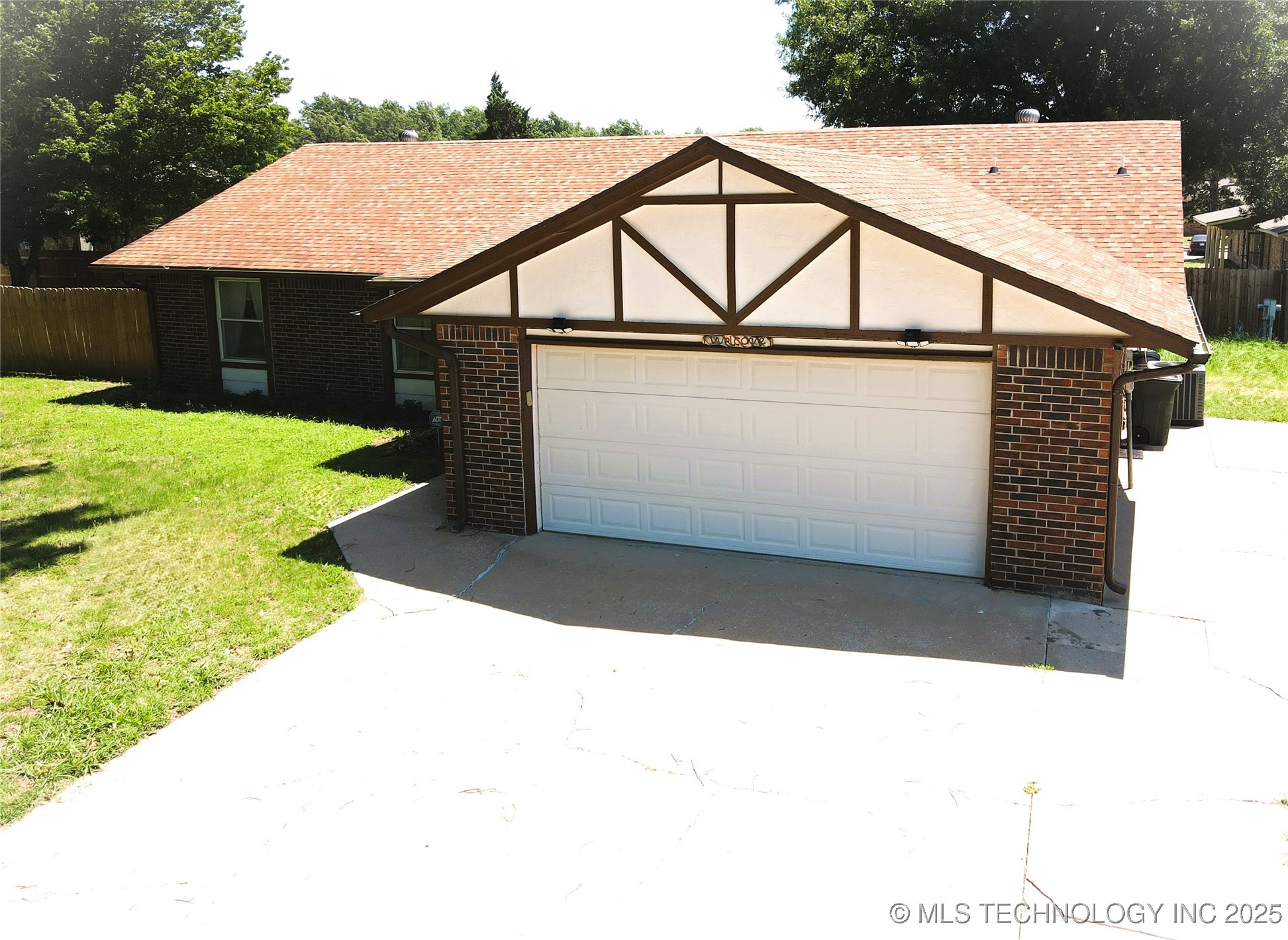 609 Willow Court Property Photo
