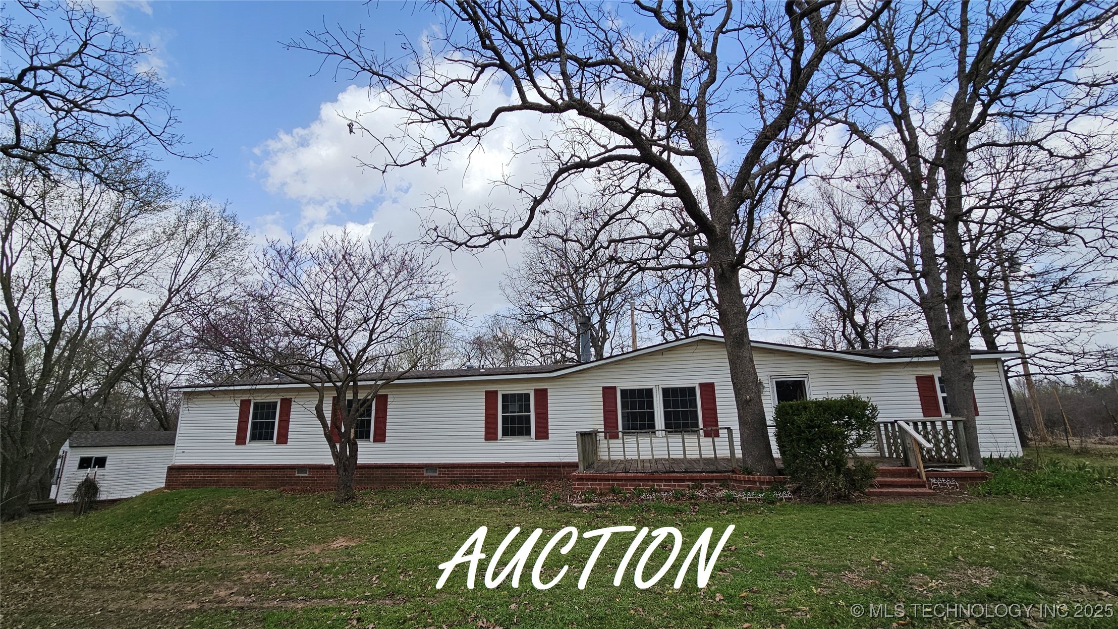 1445 N 237 Road Property Photo 1