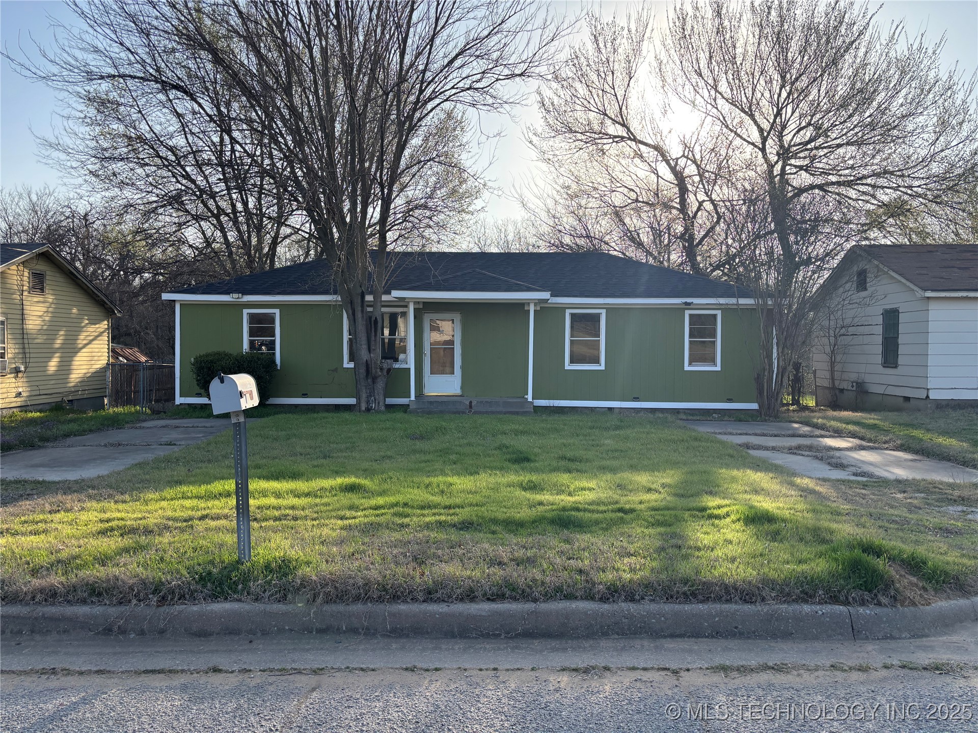 112 I Street Ne Property Photo