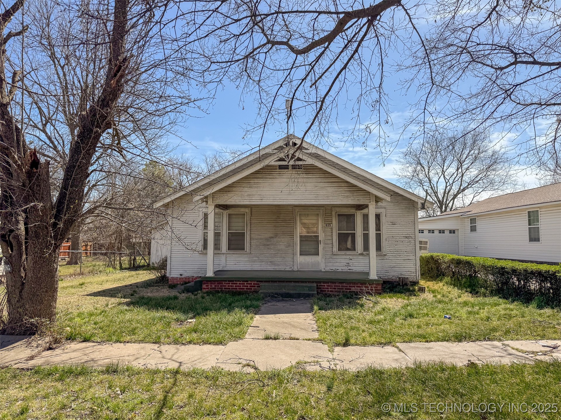 615 W 4th Property Photo