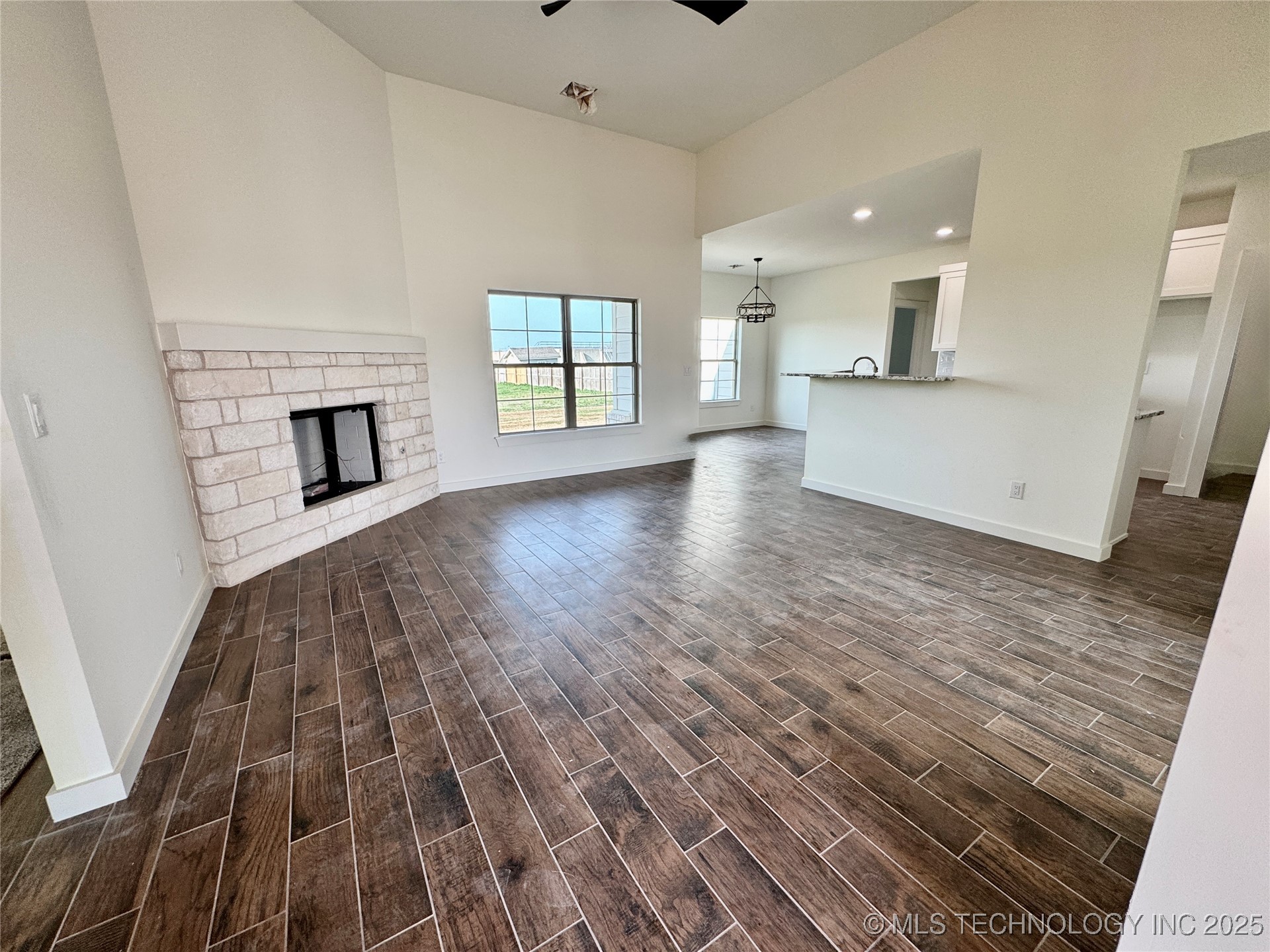 20105 E 36th Place S Property Photo 7