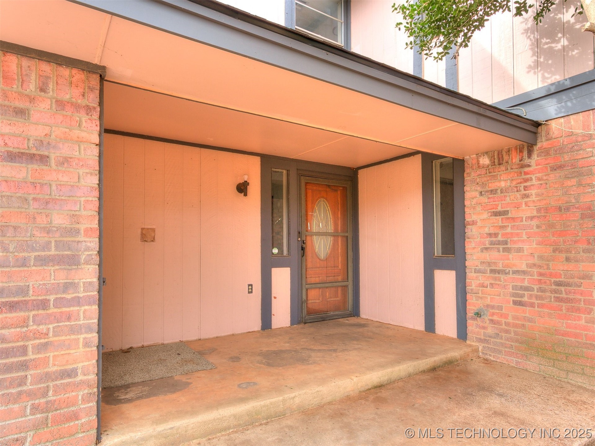 7215 Edenborough Drive Property Photo 9