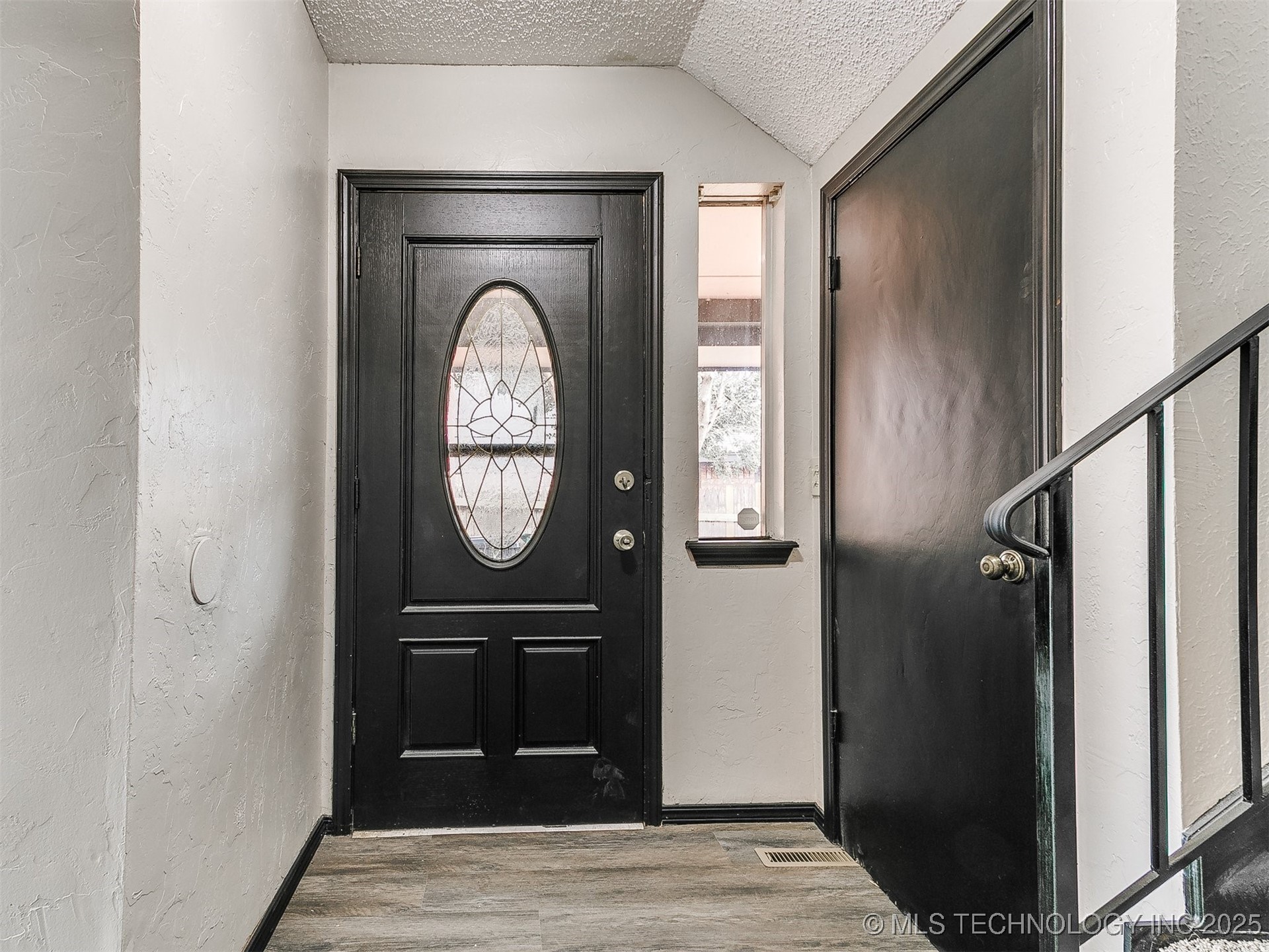 7215 Edenborough Drive Property Photo 10