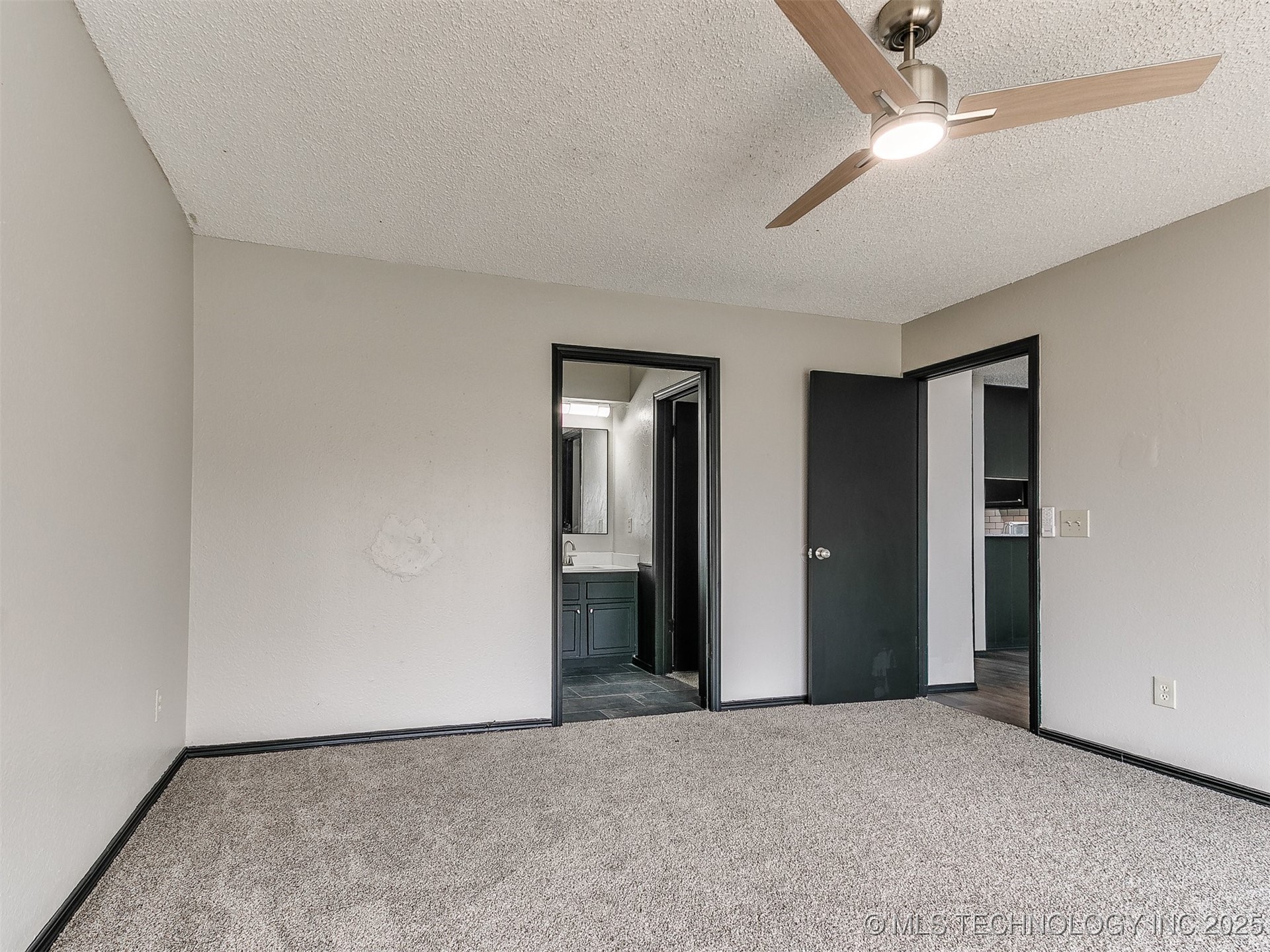 7215 Edenborough Drive Property Photo 23