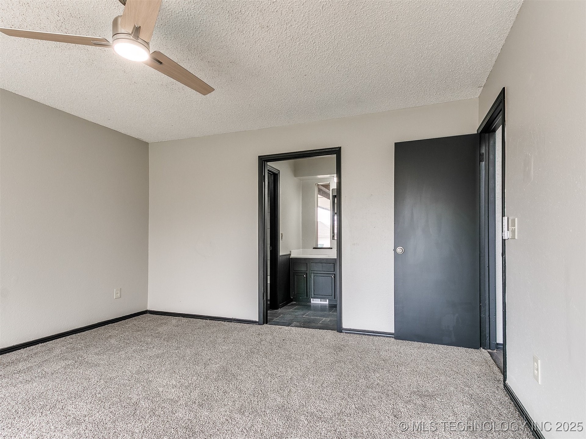 7215 Edenborough Drive Property Photo 24