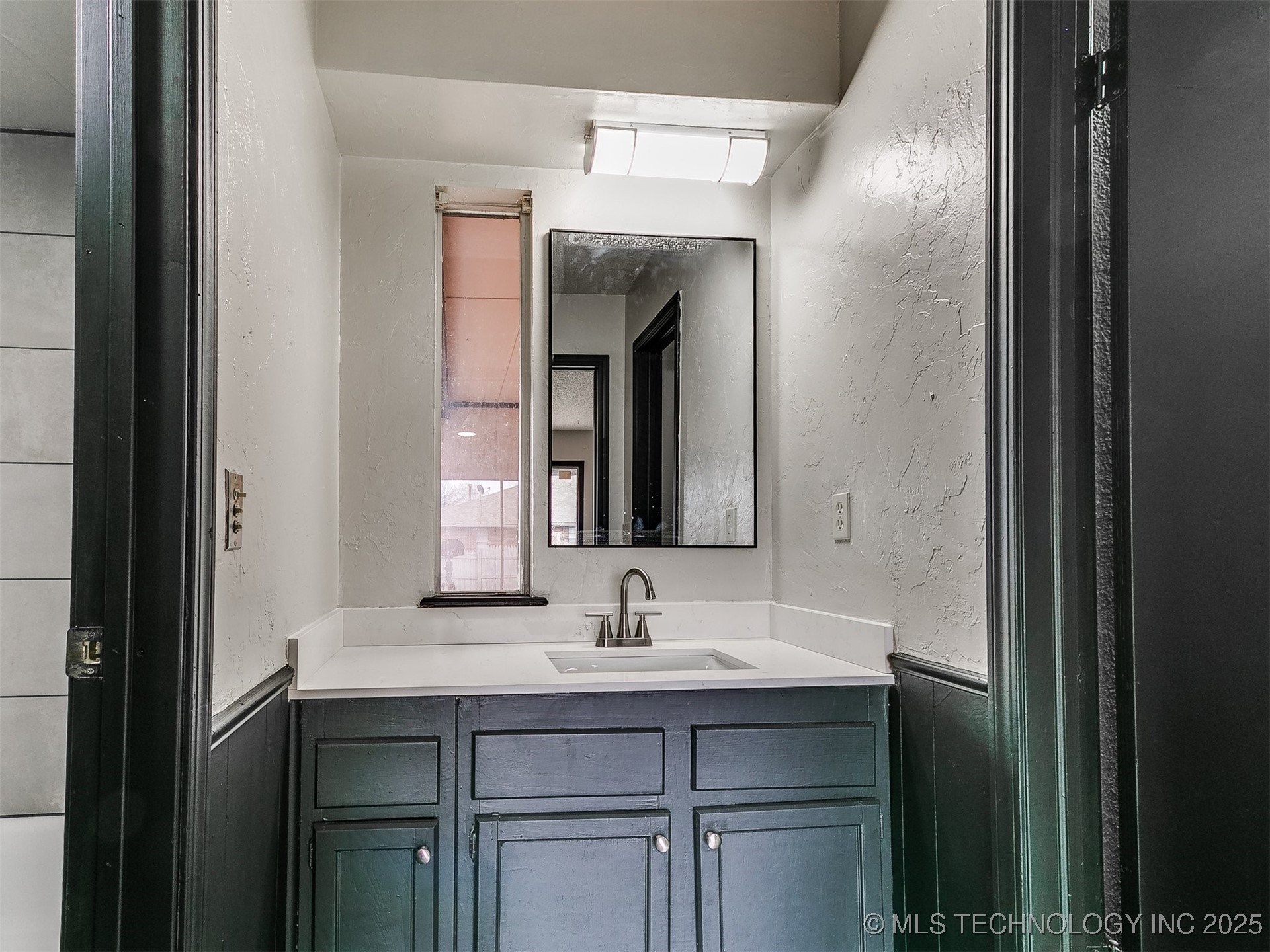 7215 Edenborough Drive Property Photo 25