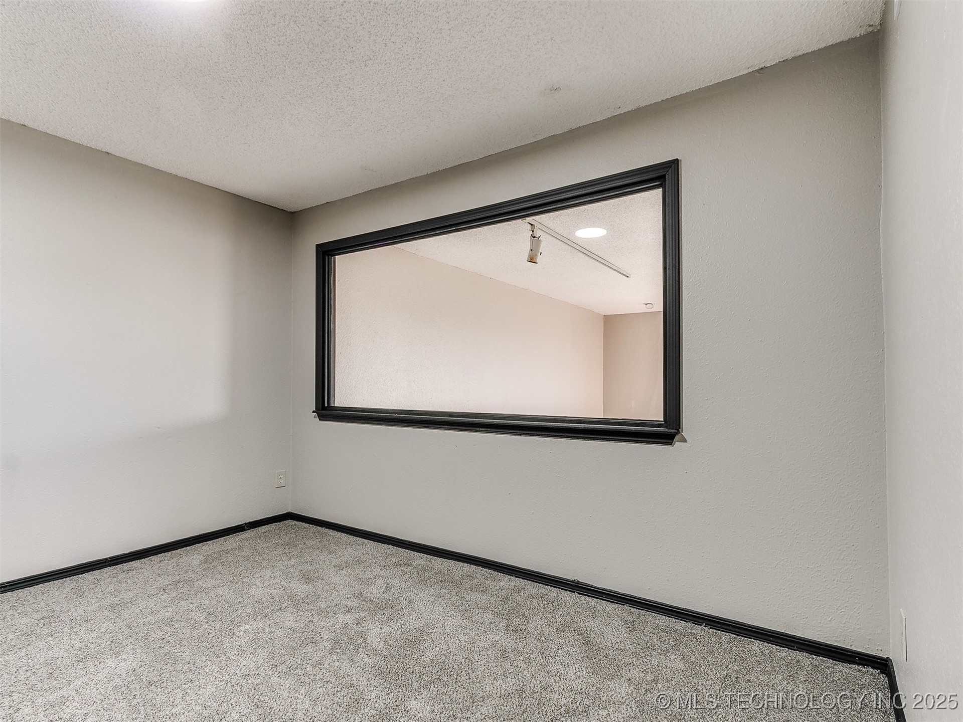 7215 Edenborough Drive Property Photo 28