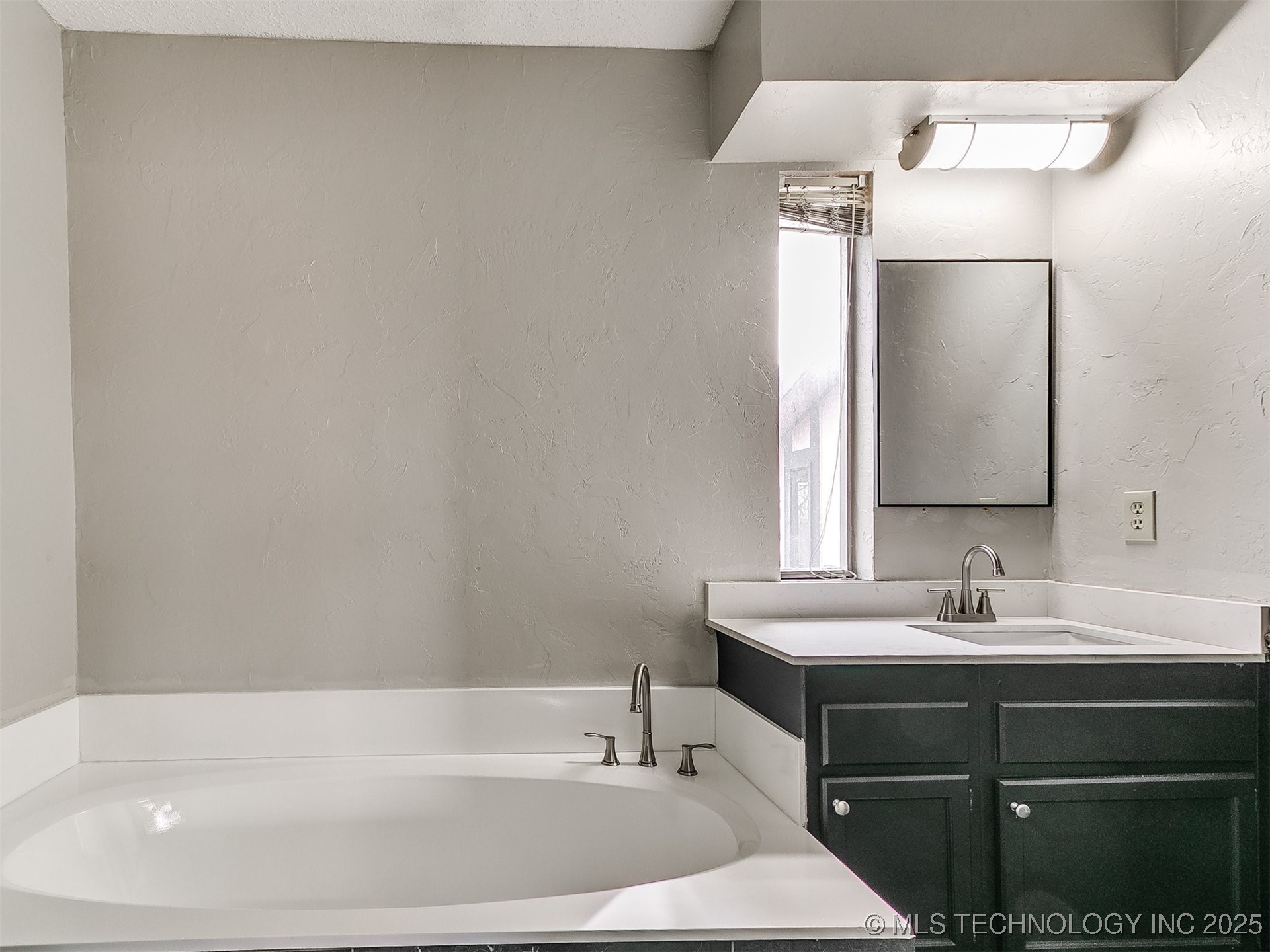 7215 Edenborough Drive Property Photo 33