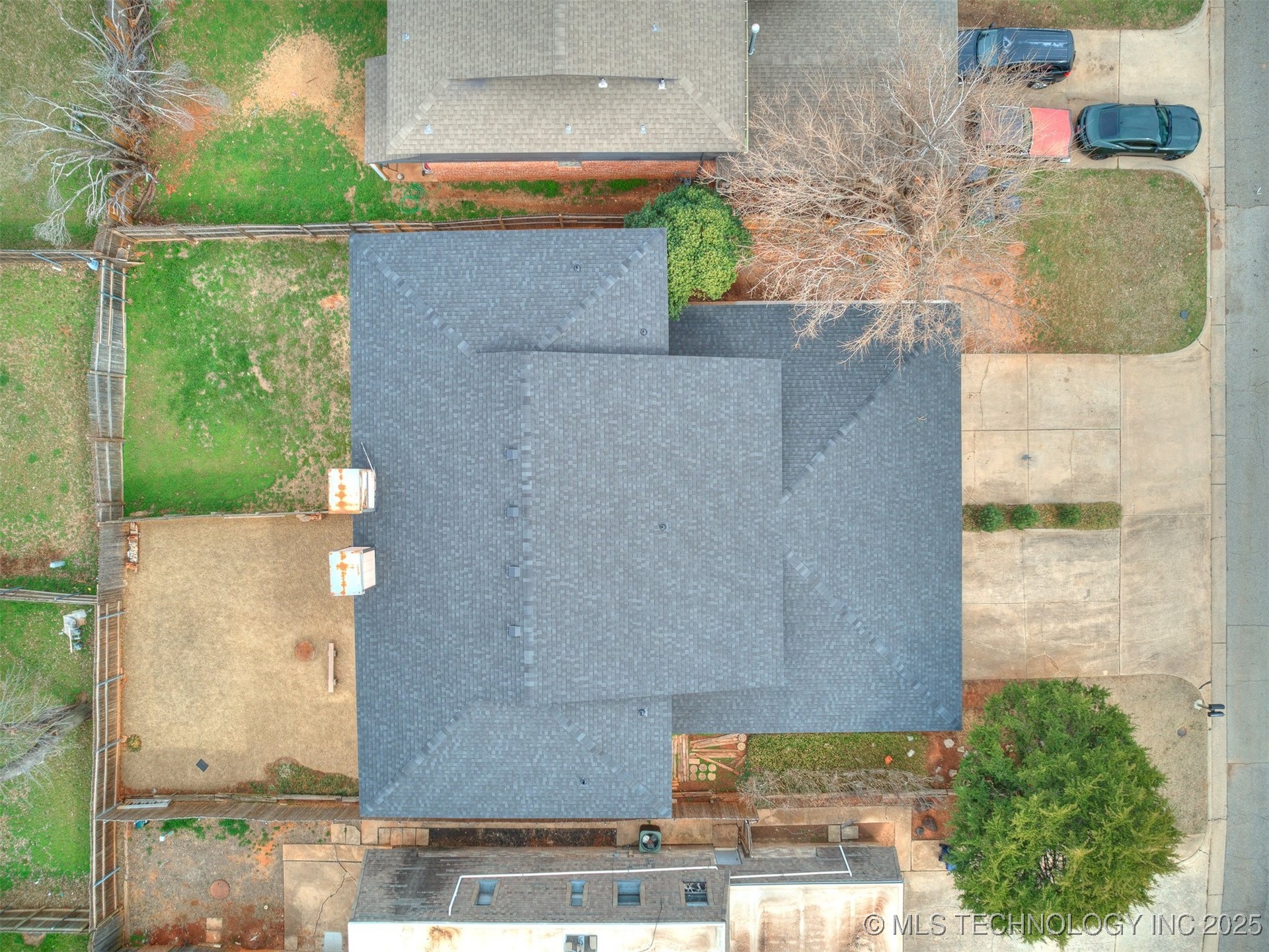 7215 Edenborough Drive Property Photo 40