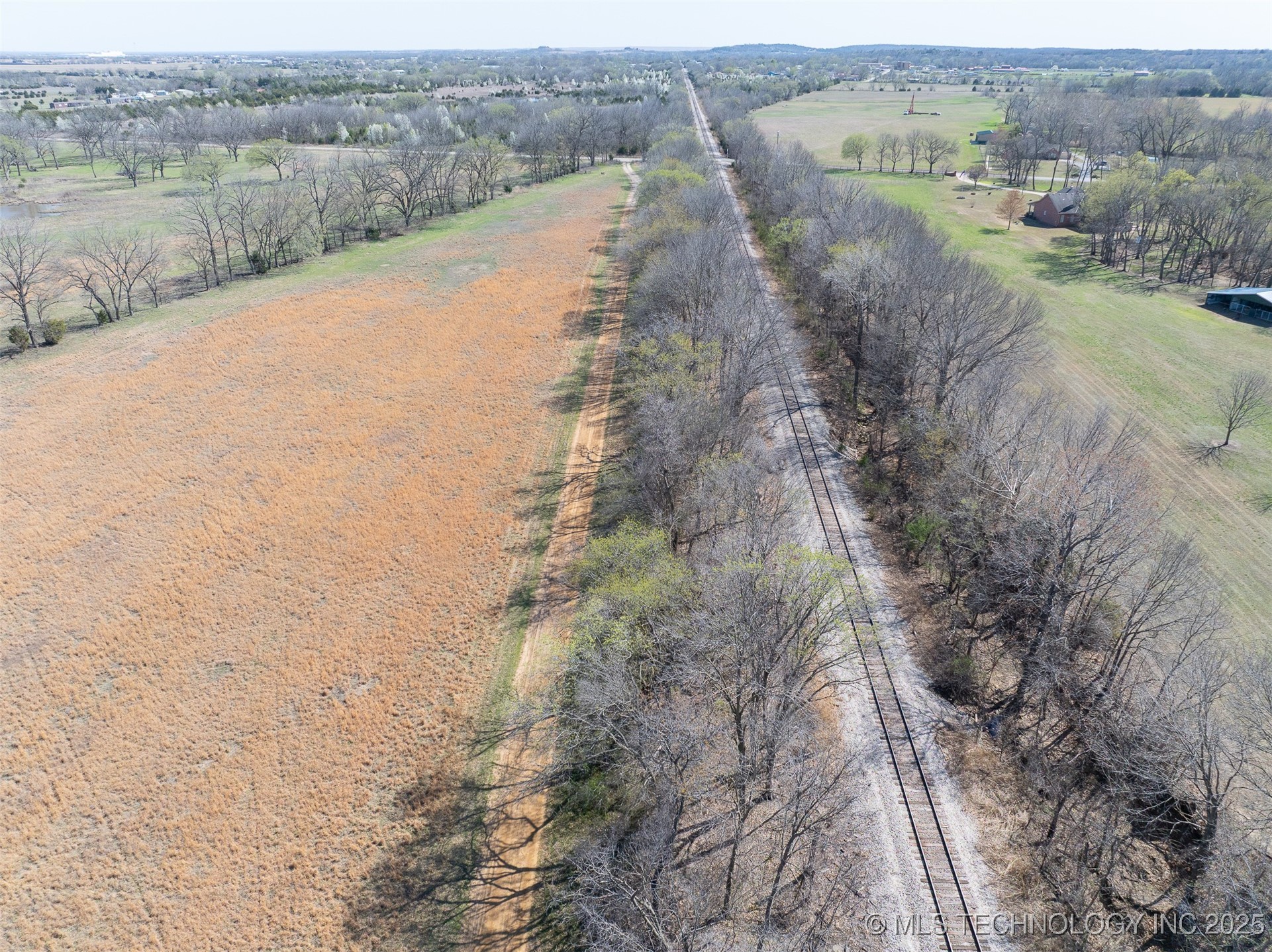 394208 W 2800 Road Property Photo 2