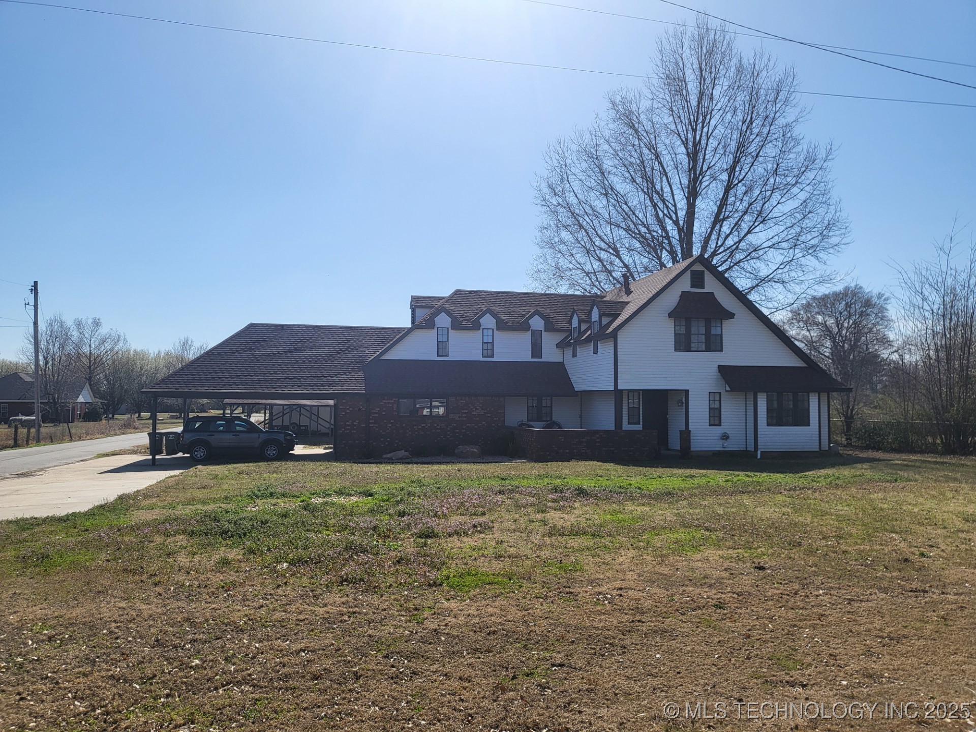 615 E Schley Drive Property Photo