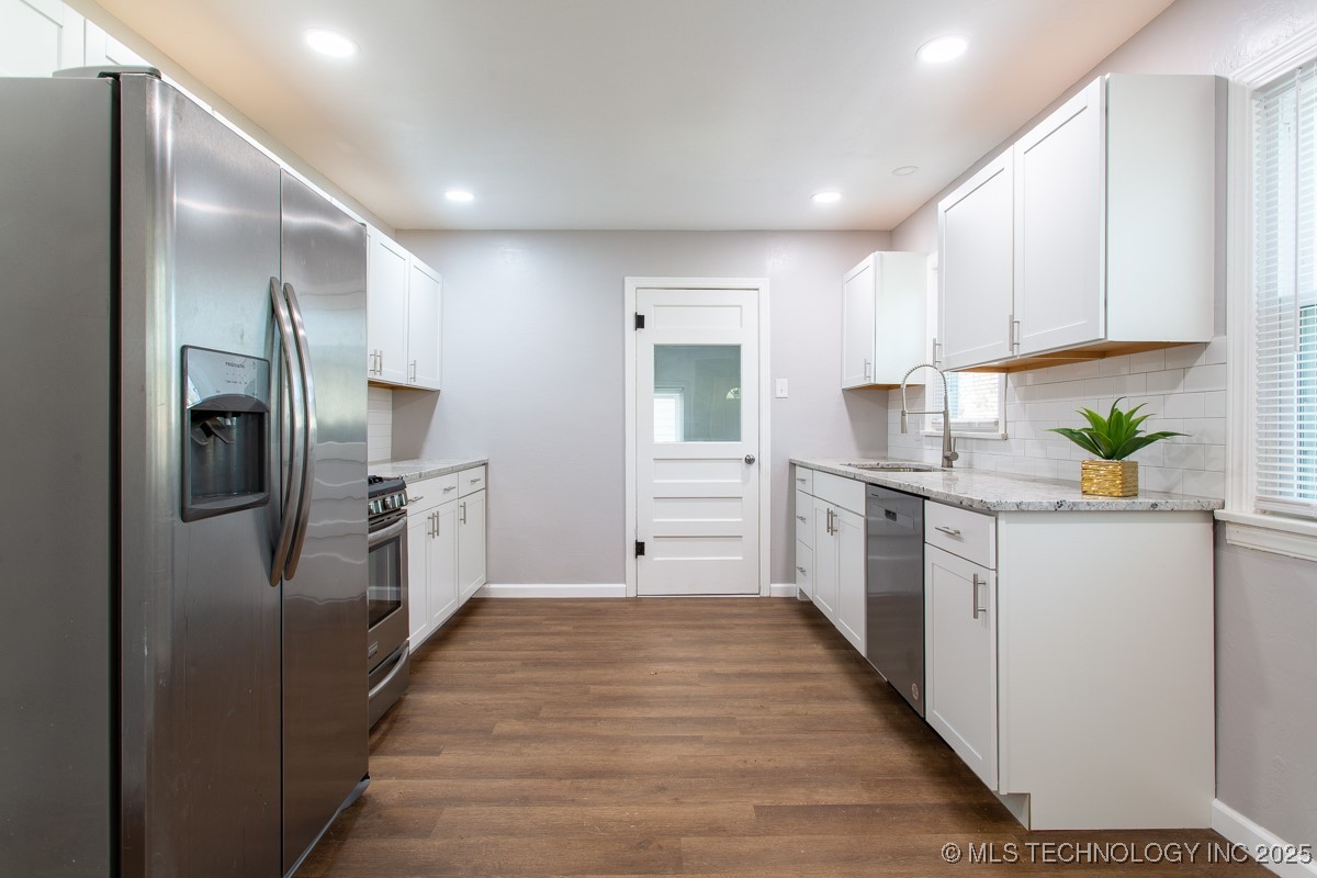 1002 Seneca Avenue Property Photo 3