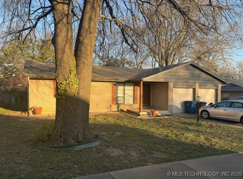 5666 S 85th East Avenue Property Photo