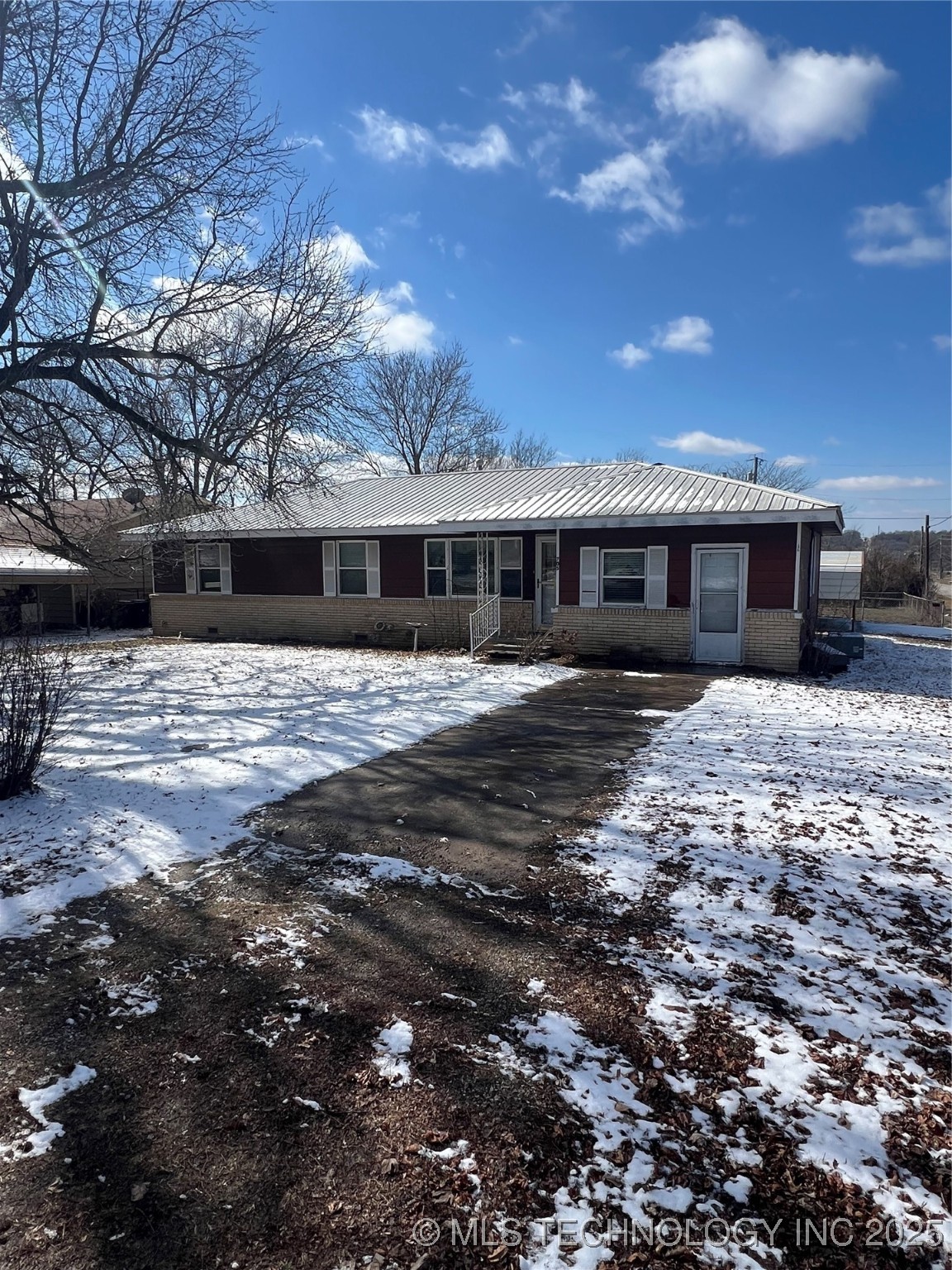 705 Park Street Property Photo