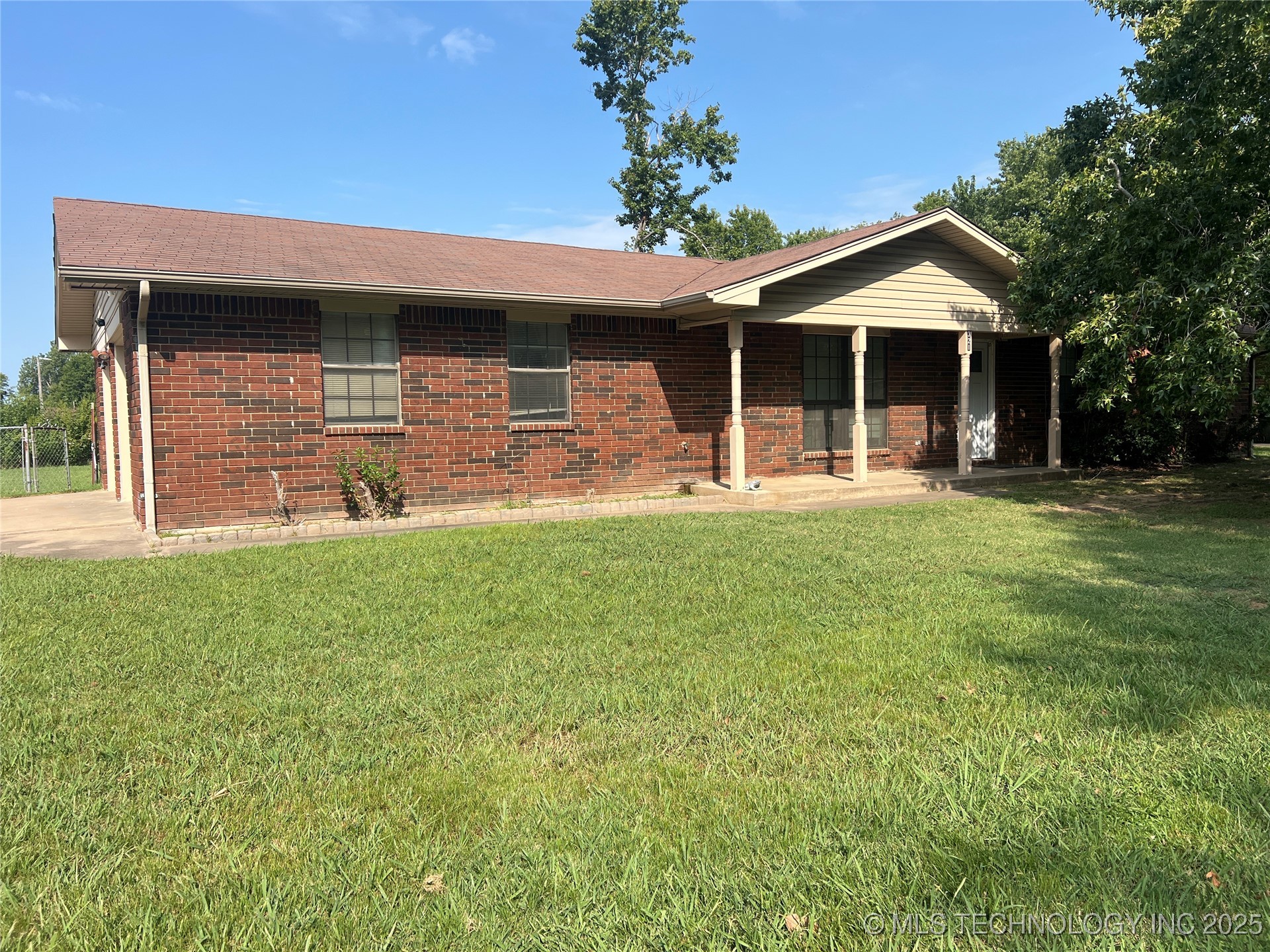 321 Capitol Street Property Photo