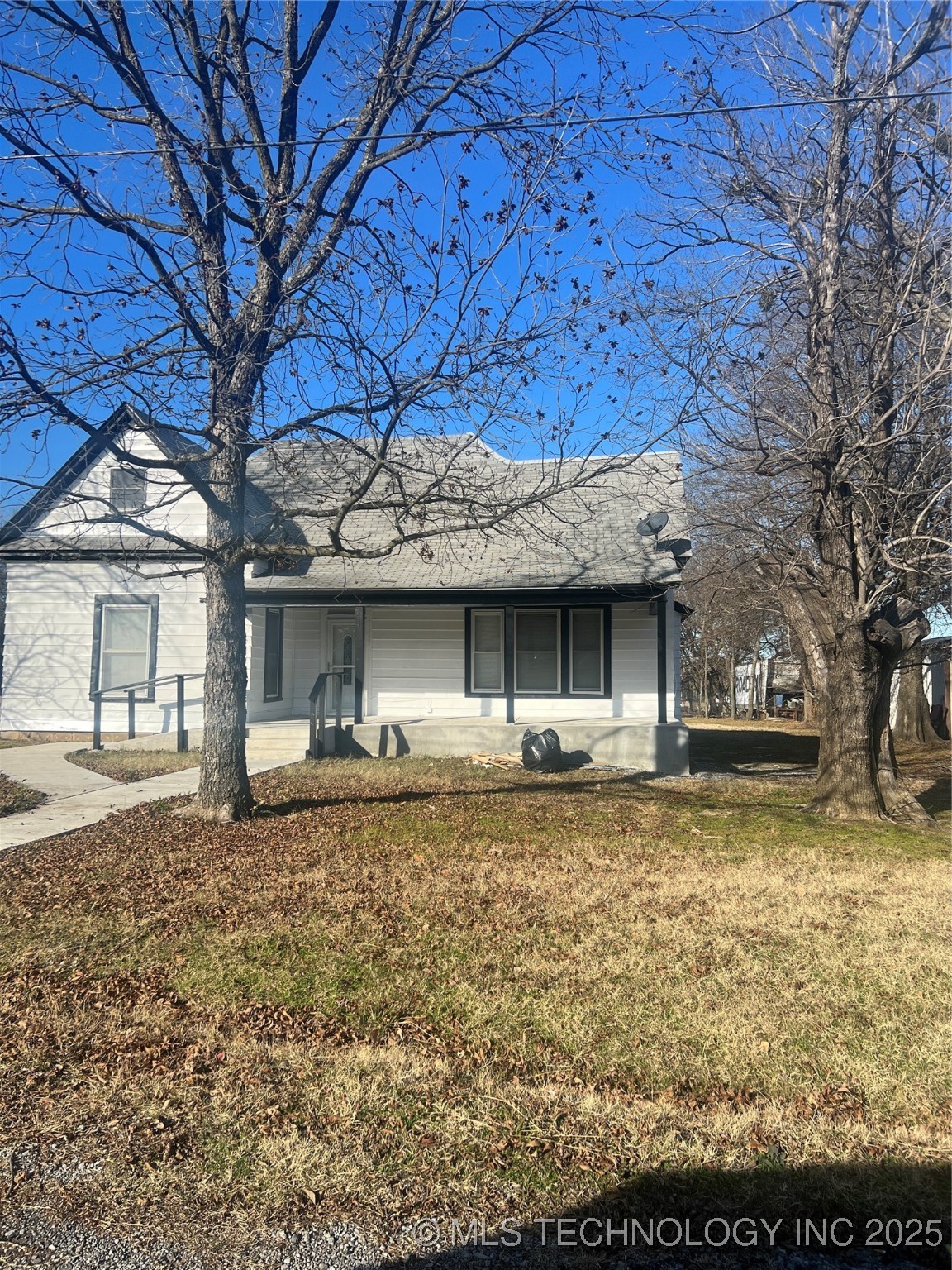 1032 W Cherry Street Property Photo