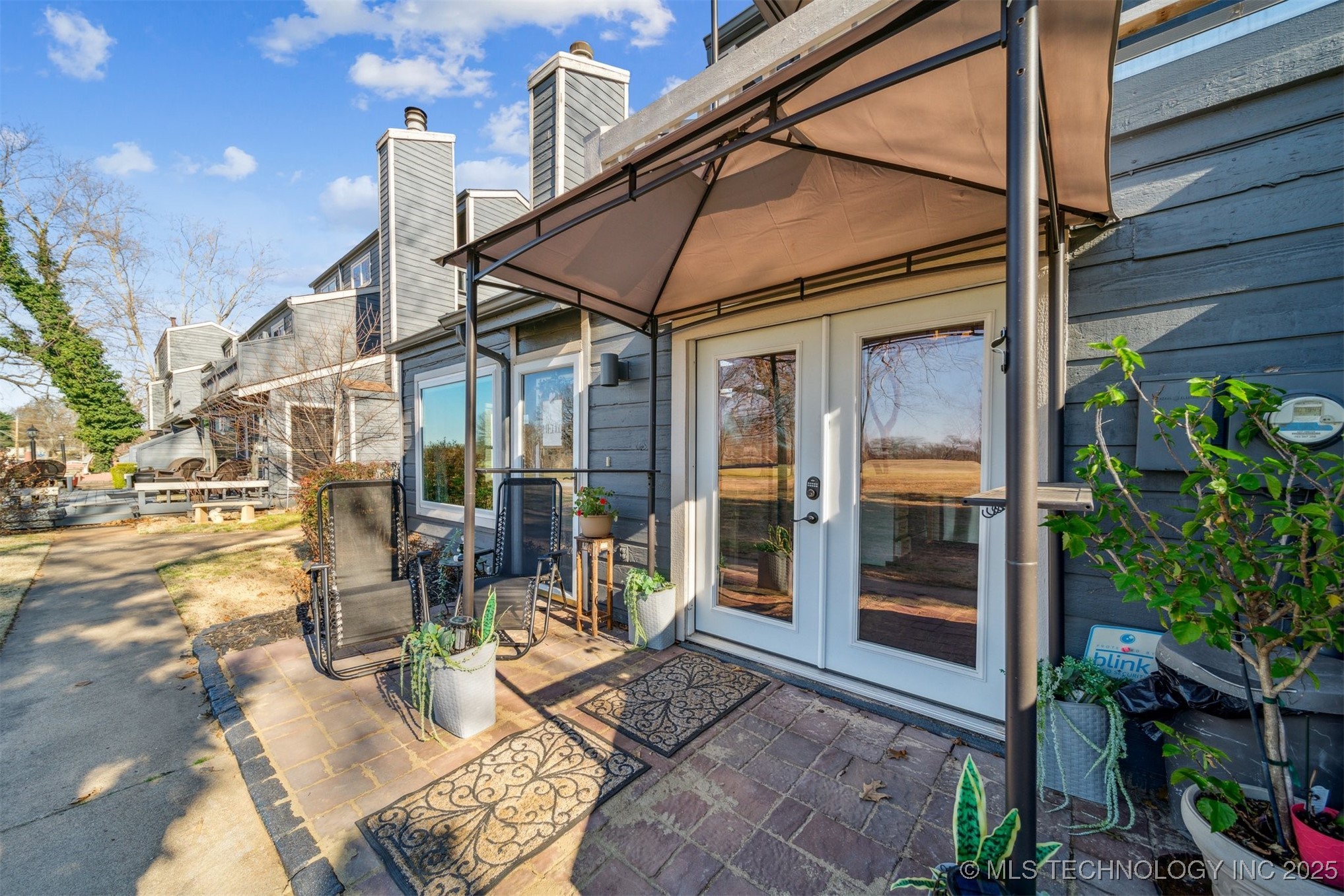 1205 W Idyllwild Street Property Photo