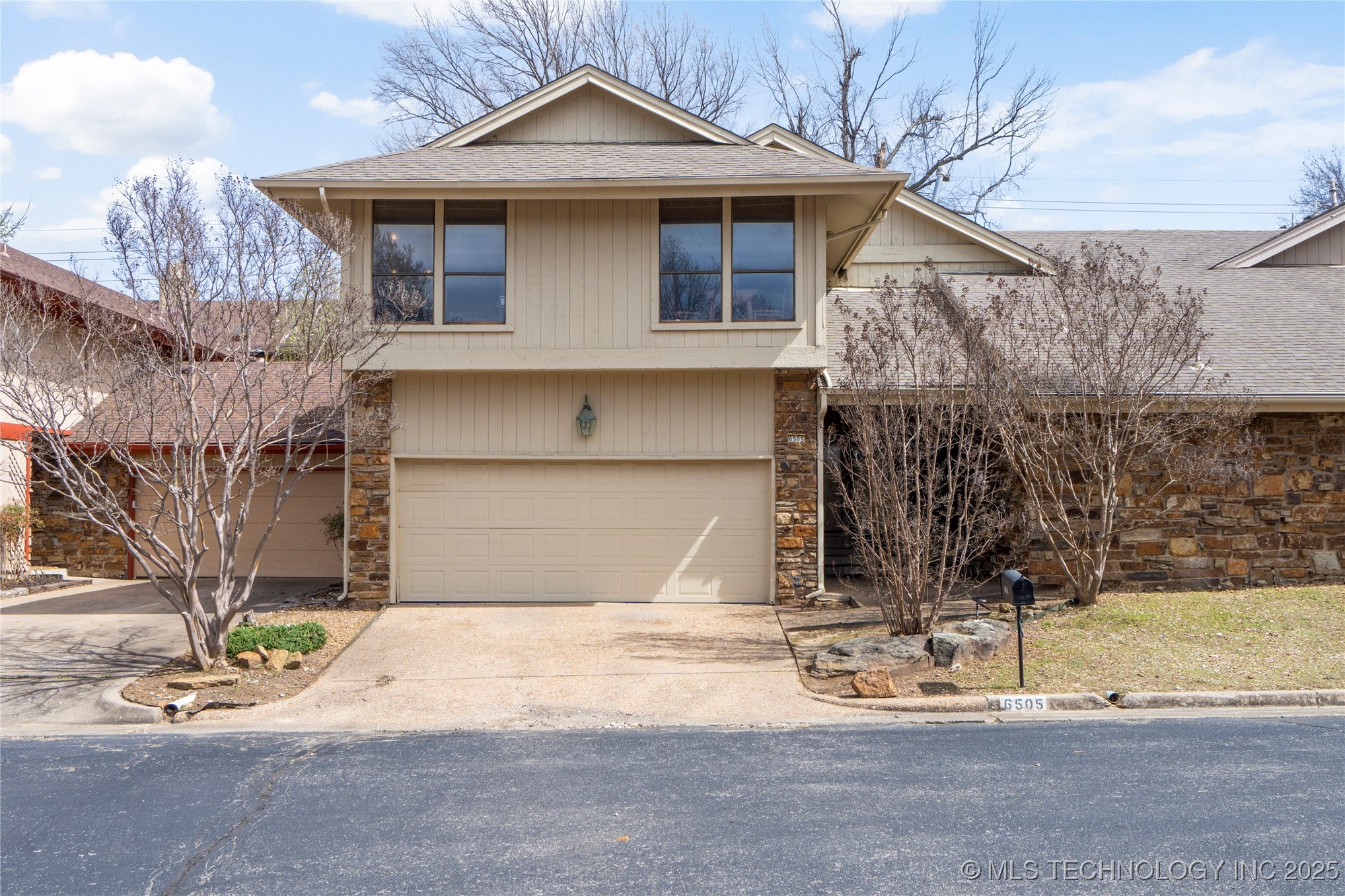 6505 S Oswego Avenue Property Photo