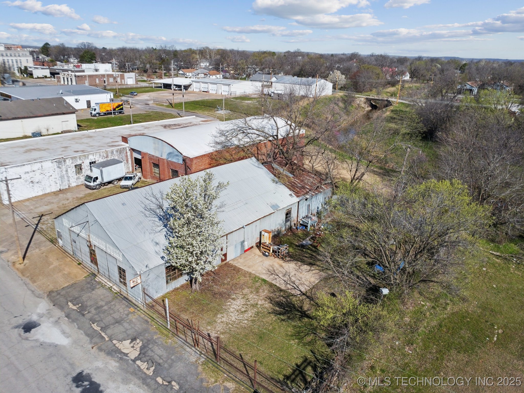 311 E 5th Street Property Photo 5