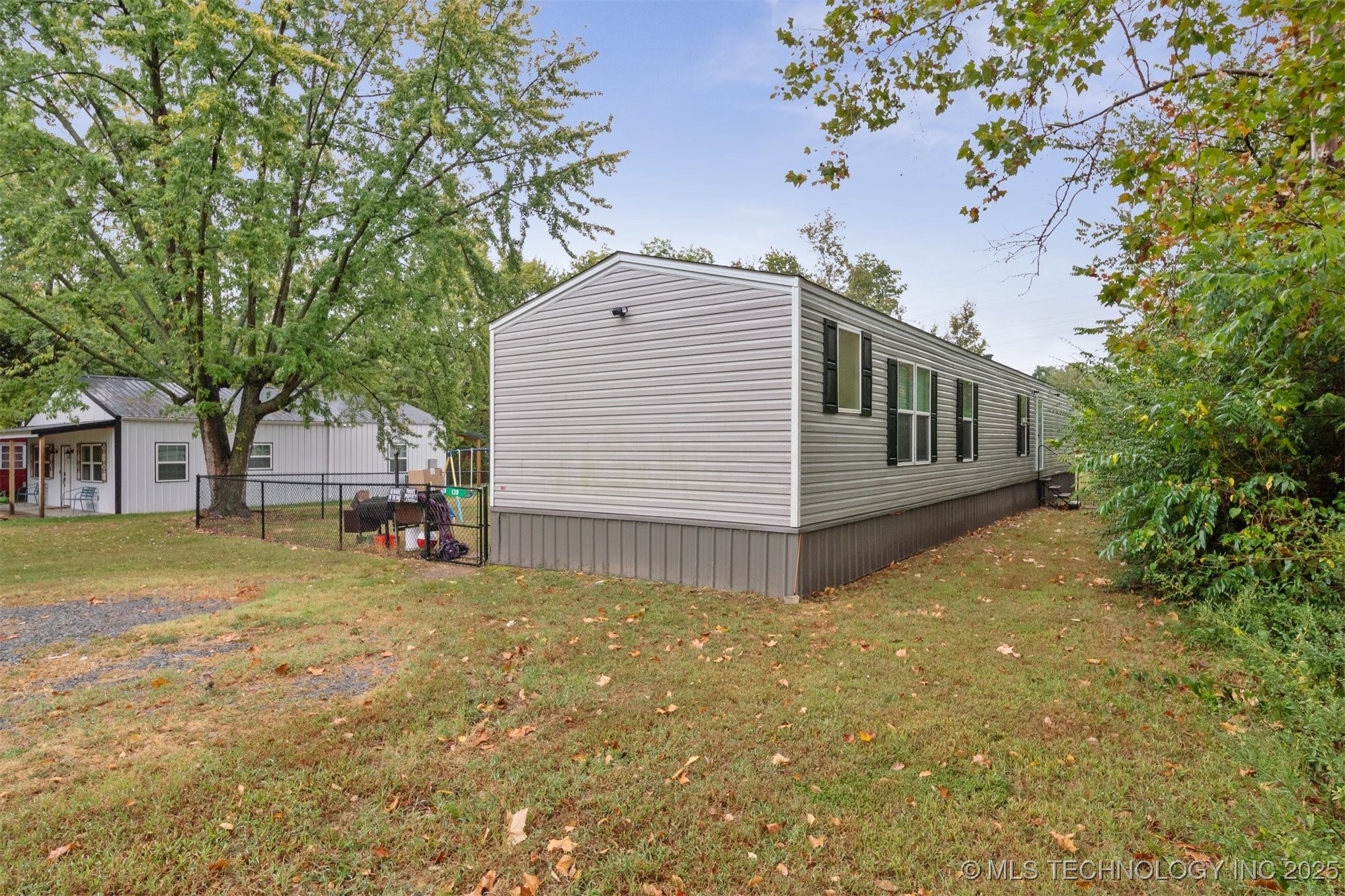 139 W Lakeview Avenue Property Photo
