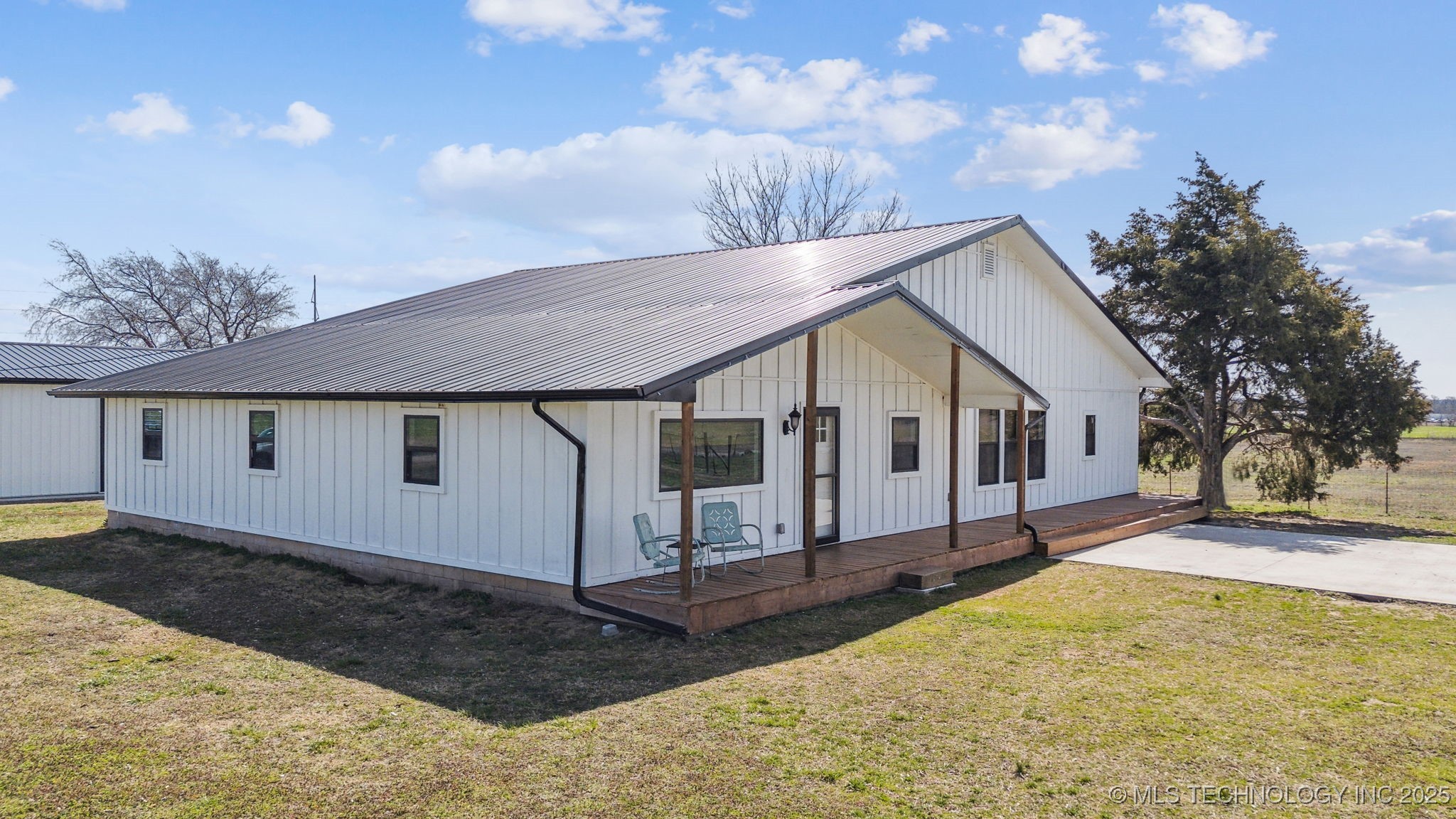 7482 N 439 Property Photo
