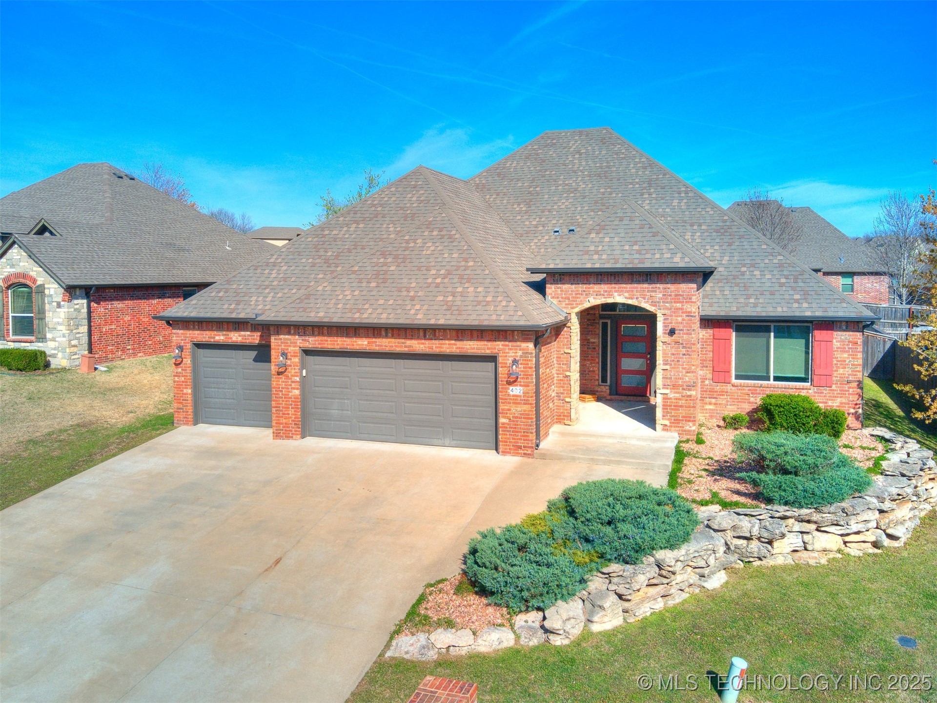 402 Cog Hill Court Property Photo