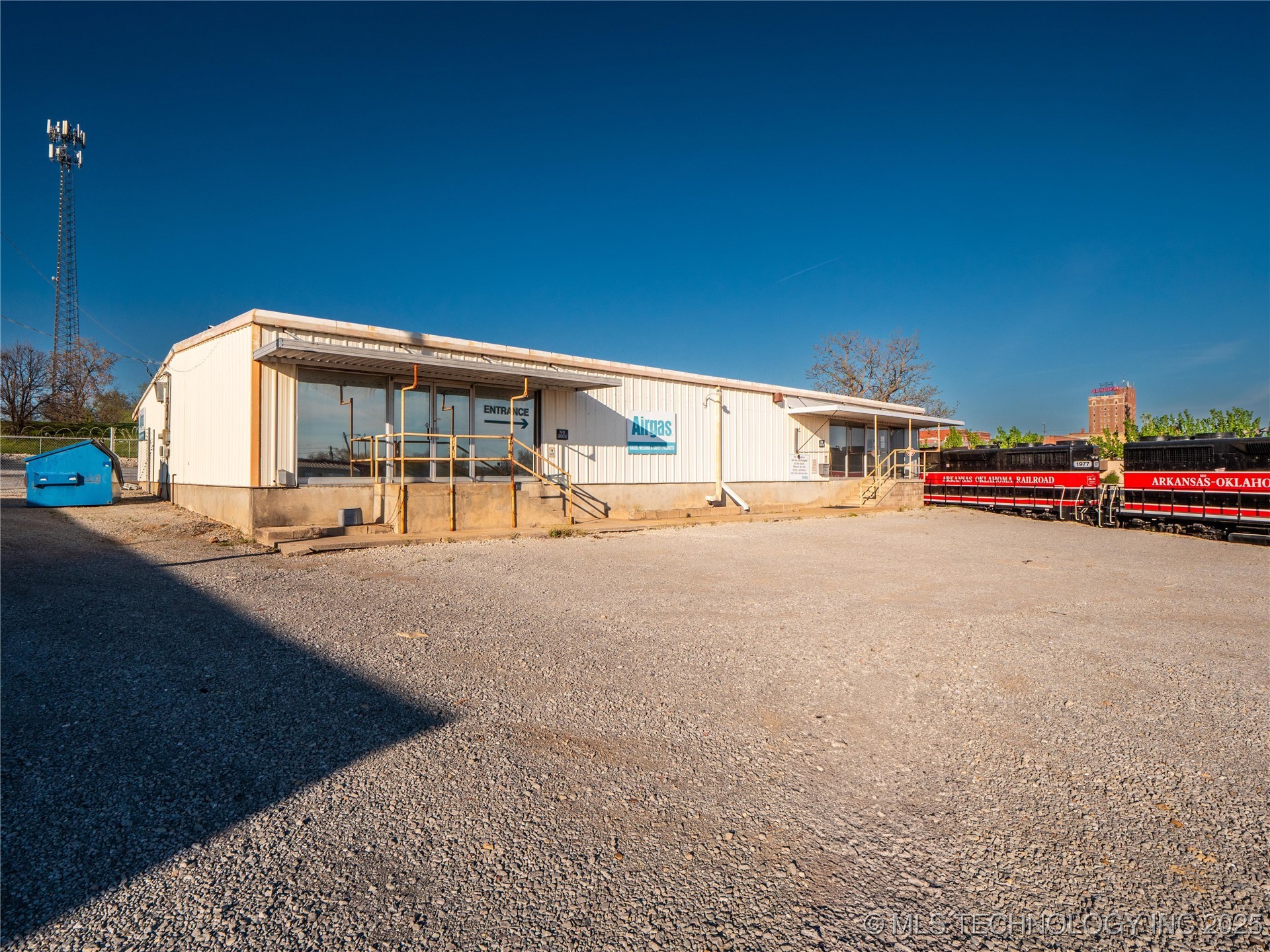 1 W Choctaw Property Photo
