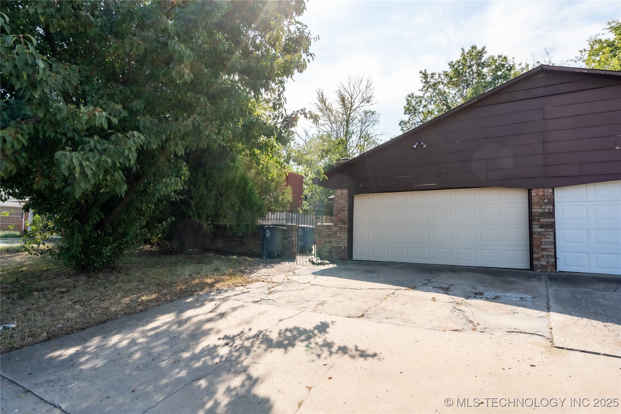 10924 E 23rd Street Property Photo