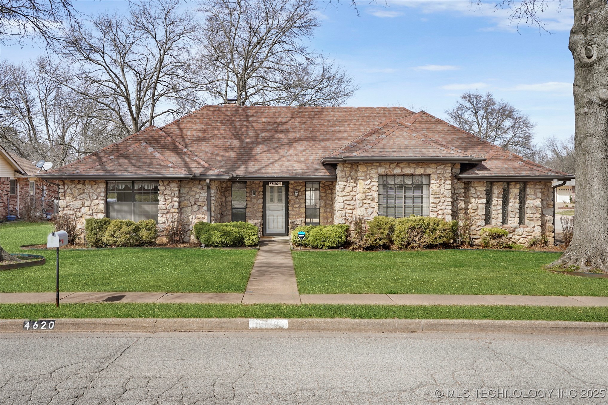 4620 Rolling Meadows Road Property Photo