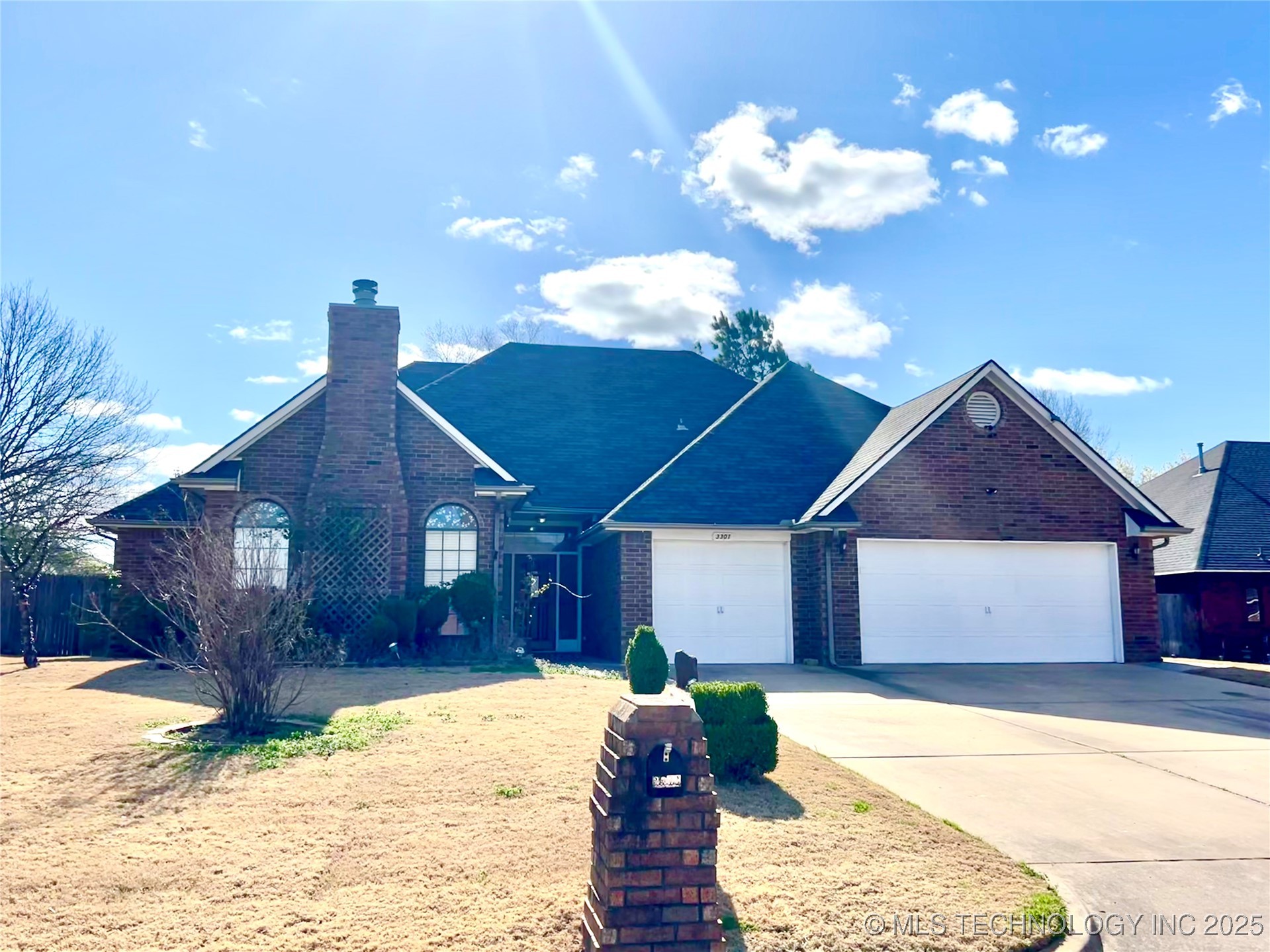Robertson Real Estate Listings Main Image