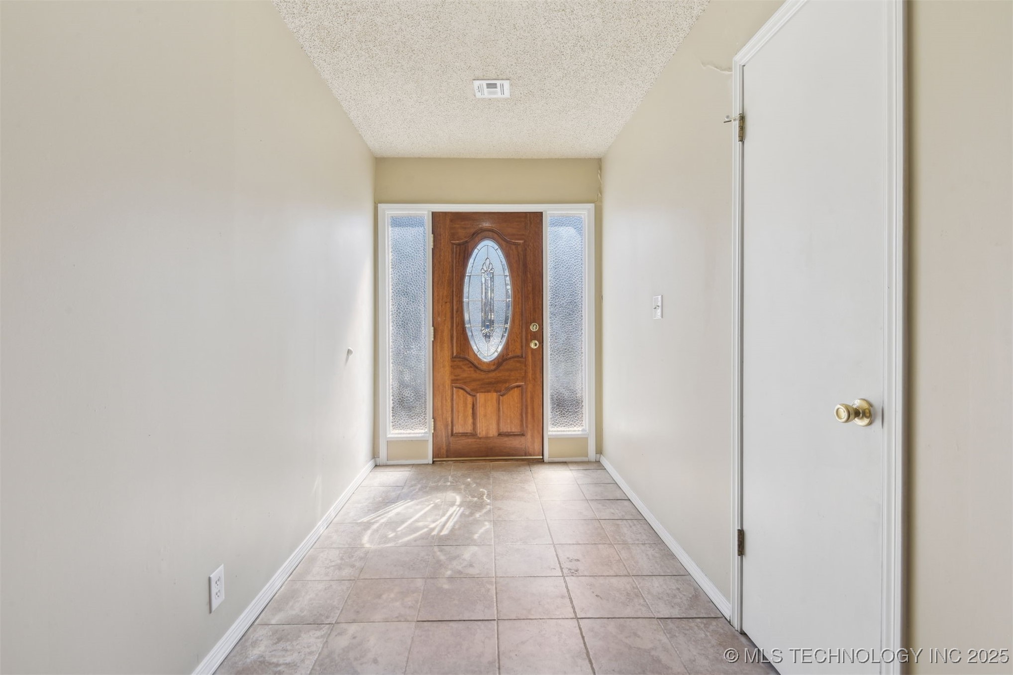 2107 E 52nd Place Property Photo 3