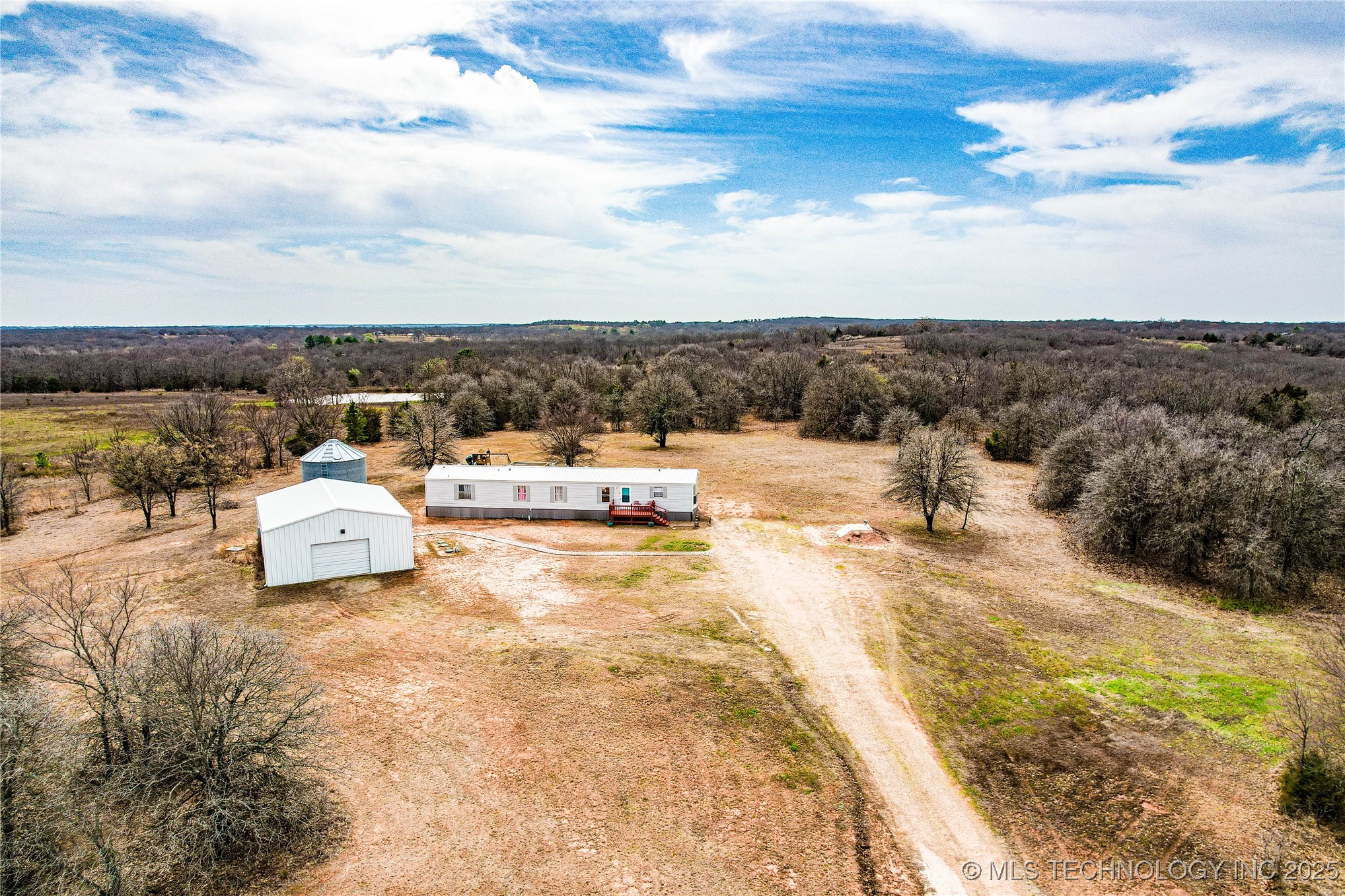 361125 E 970 Road Property Photo