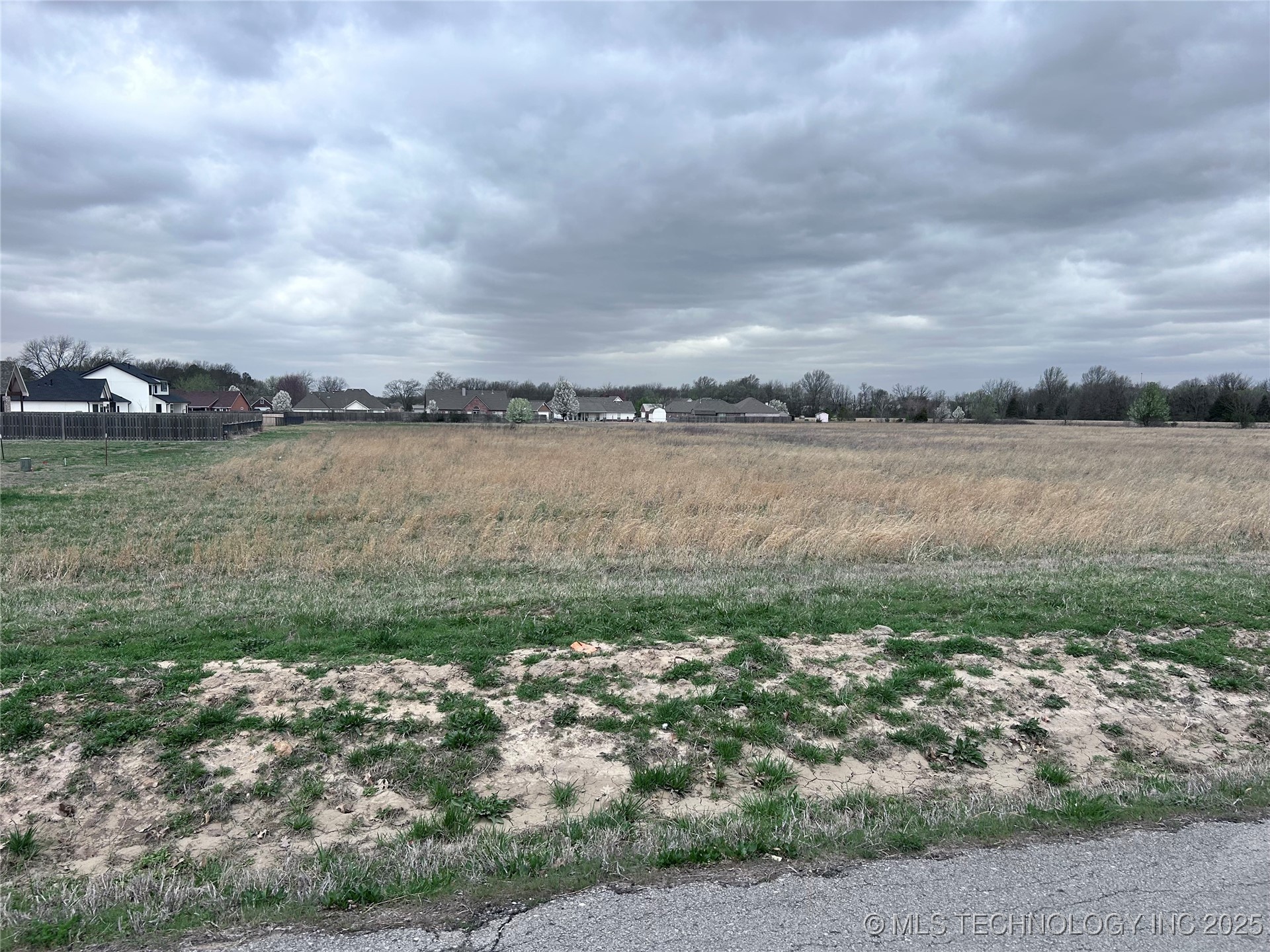 74499 280 Road Property Photo 1