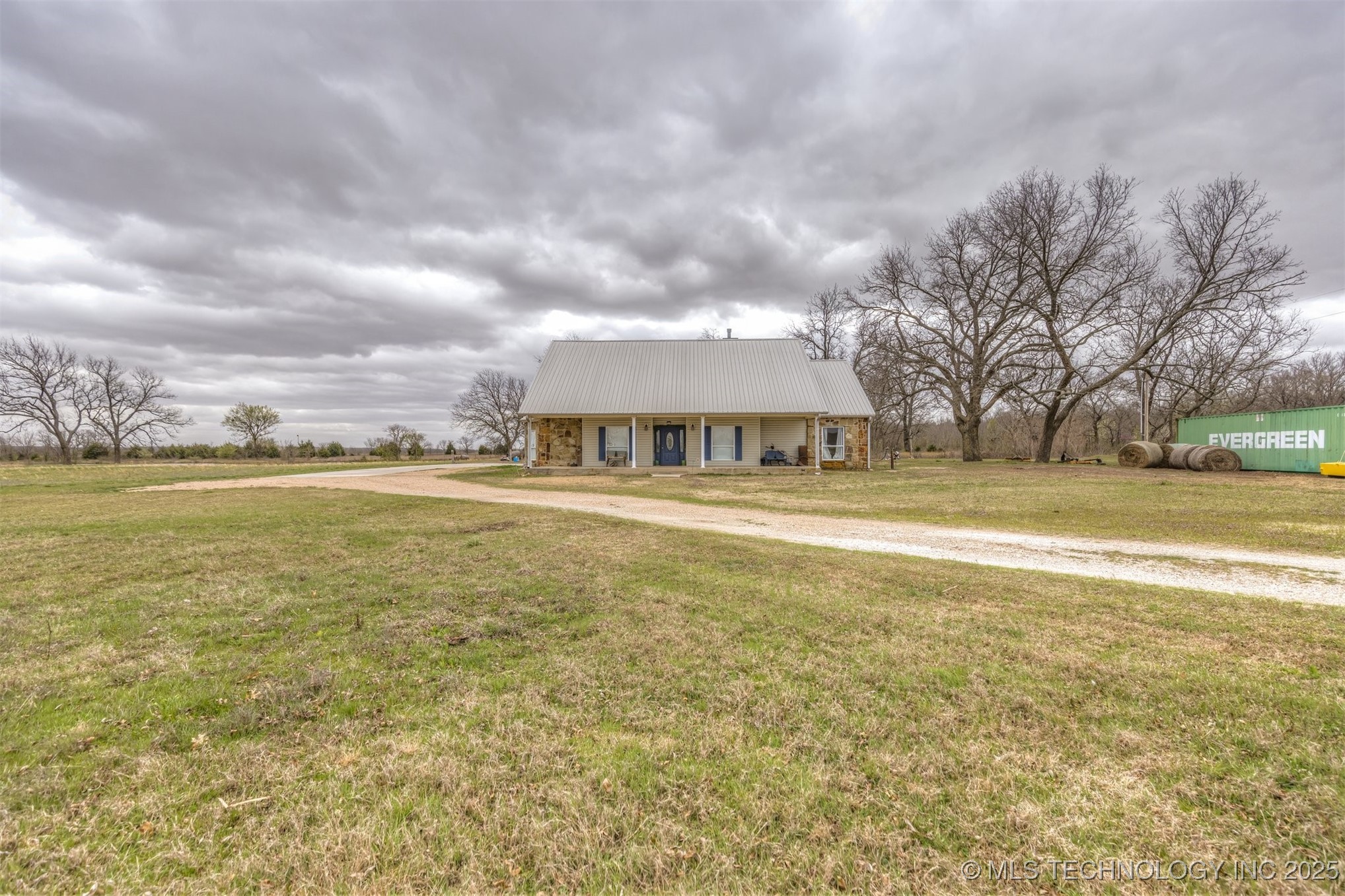104051 Highway 56 Road Property Photo