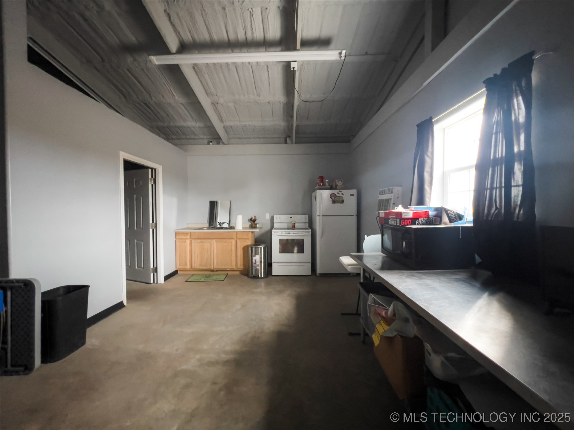 10190 S 426 Road Property Photo 6