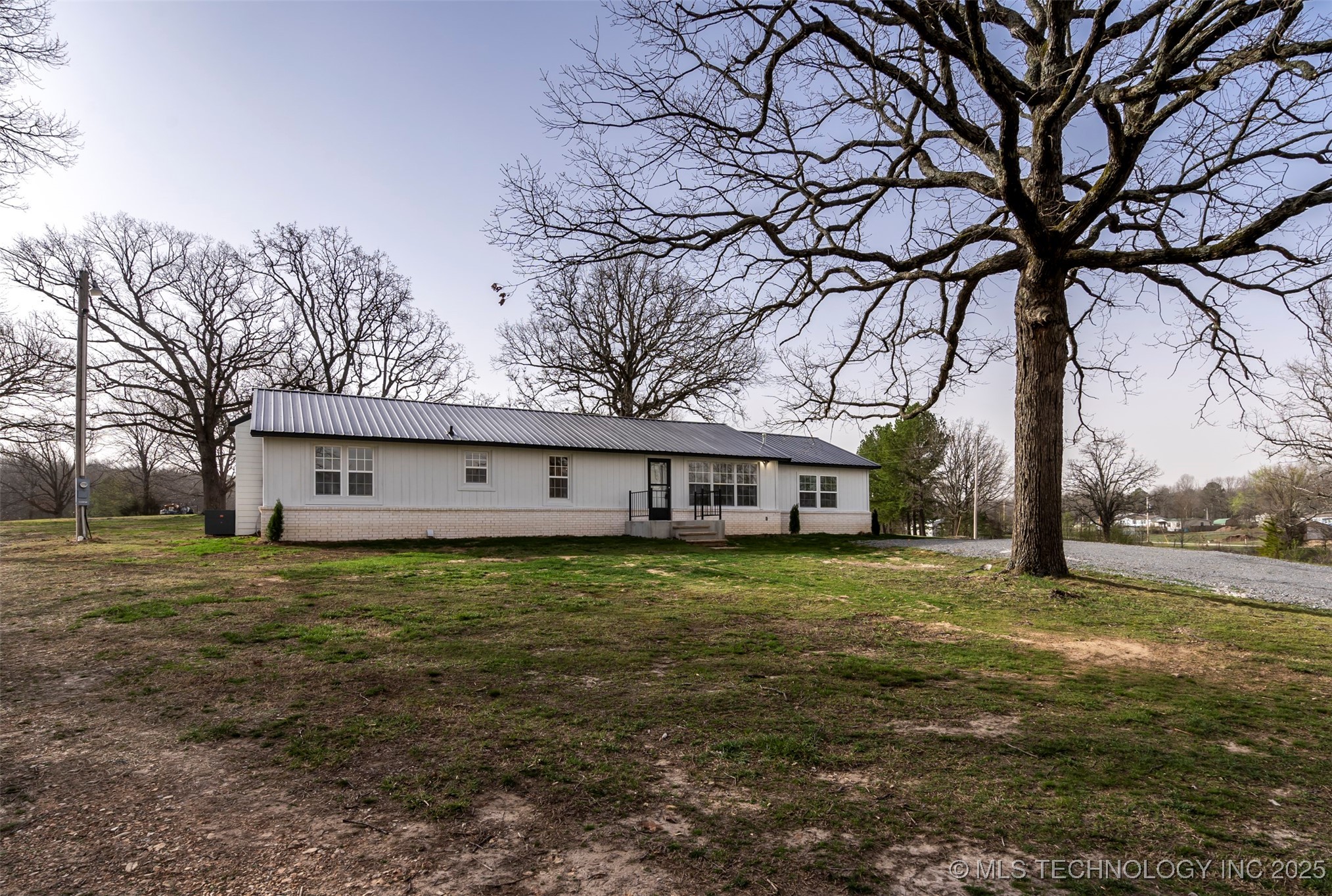 291 E Pilcher Road Property Photo 1