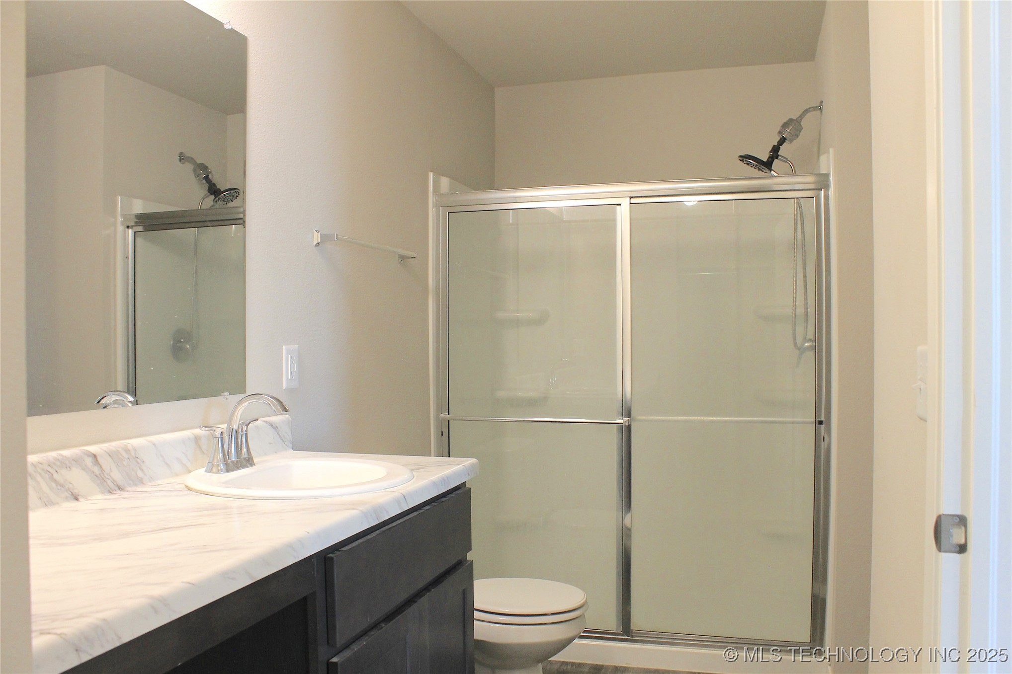 10903 N 101st Court E Property Photo 6